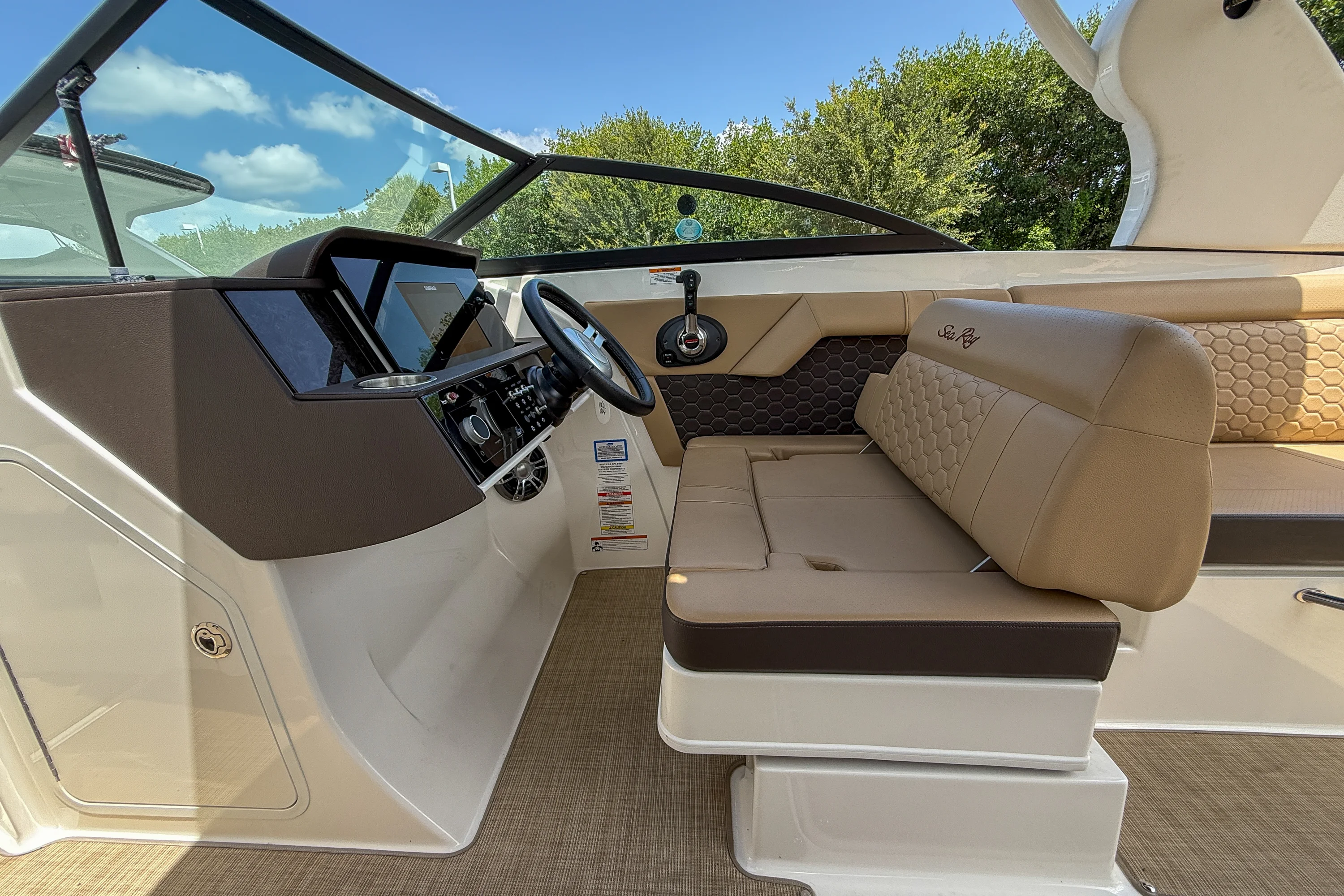 2019 Sea Ray 270 SDX-OB Image Thumbnail #12
