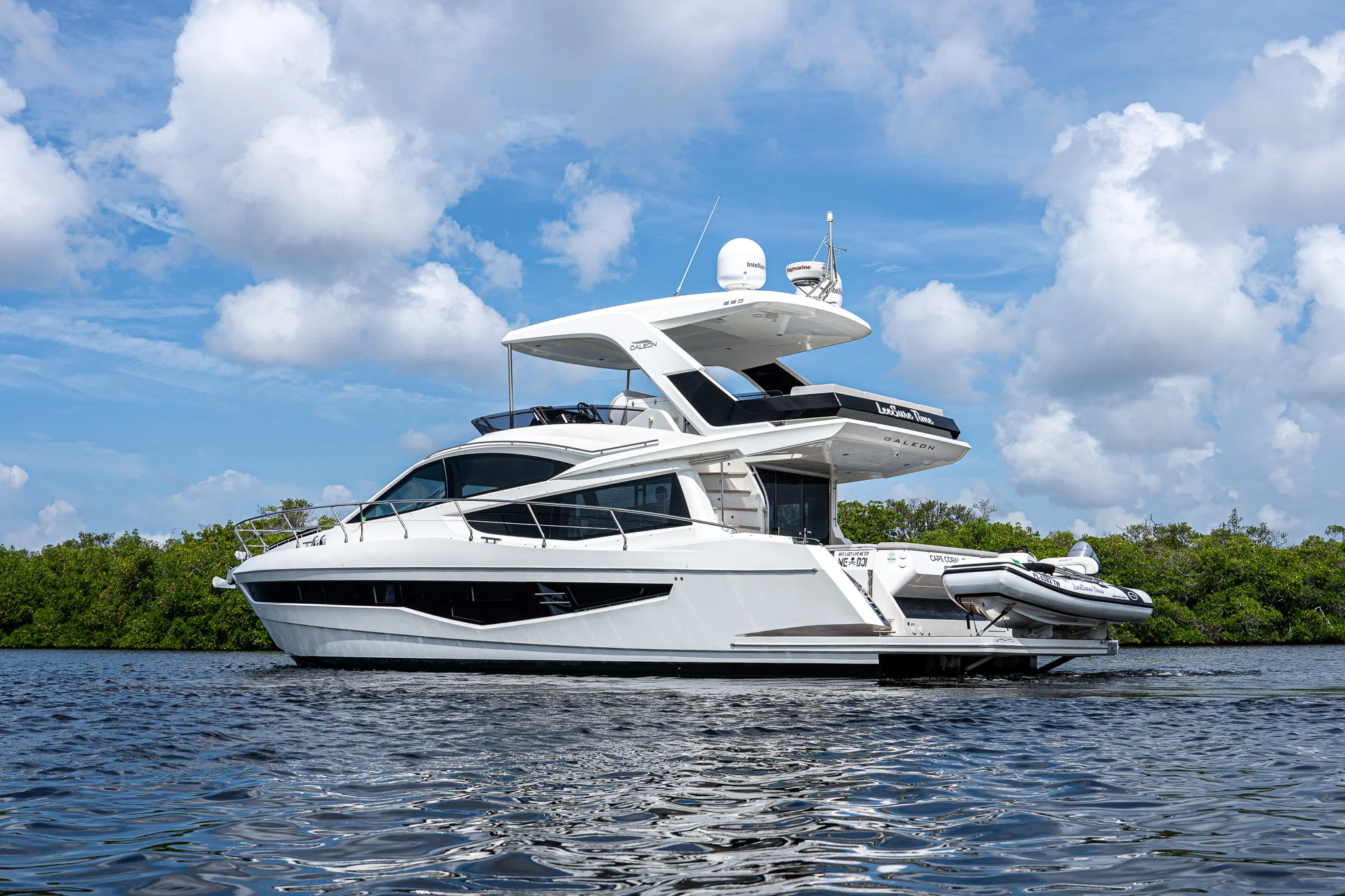 2022 Galeon 550 Fly Image Thumbnail #1