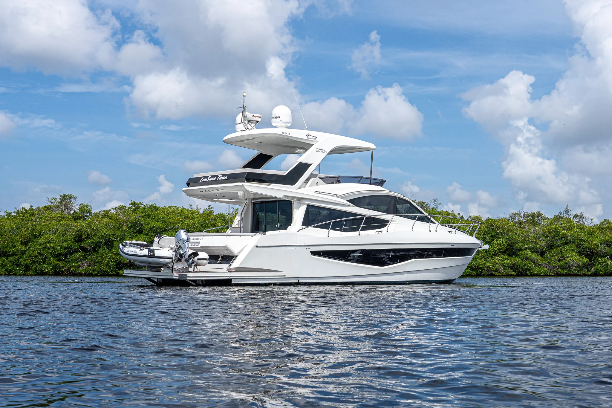 2022 Galeon 550 Fly Image Thumbnail #3