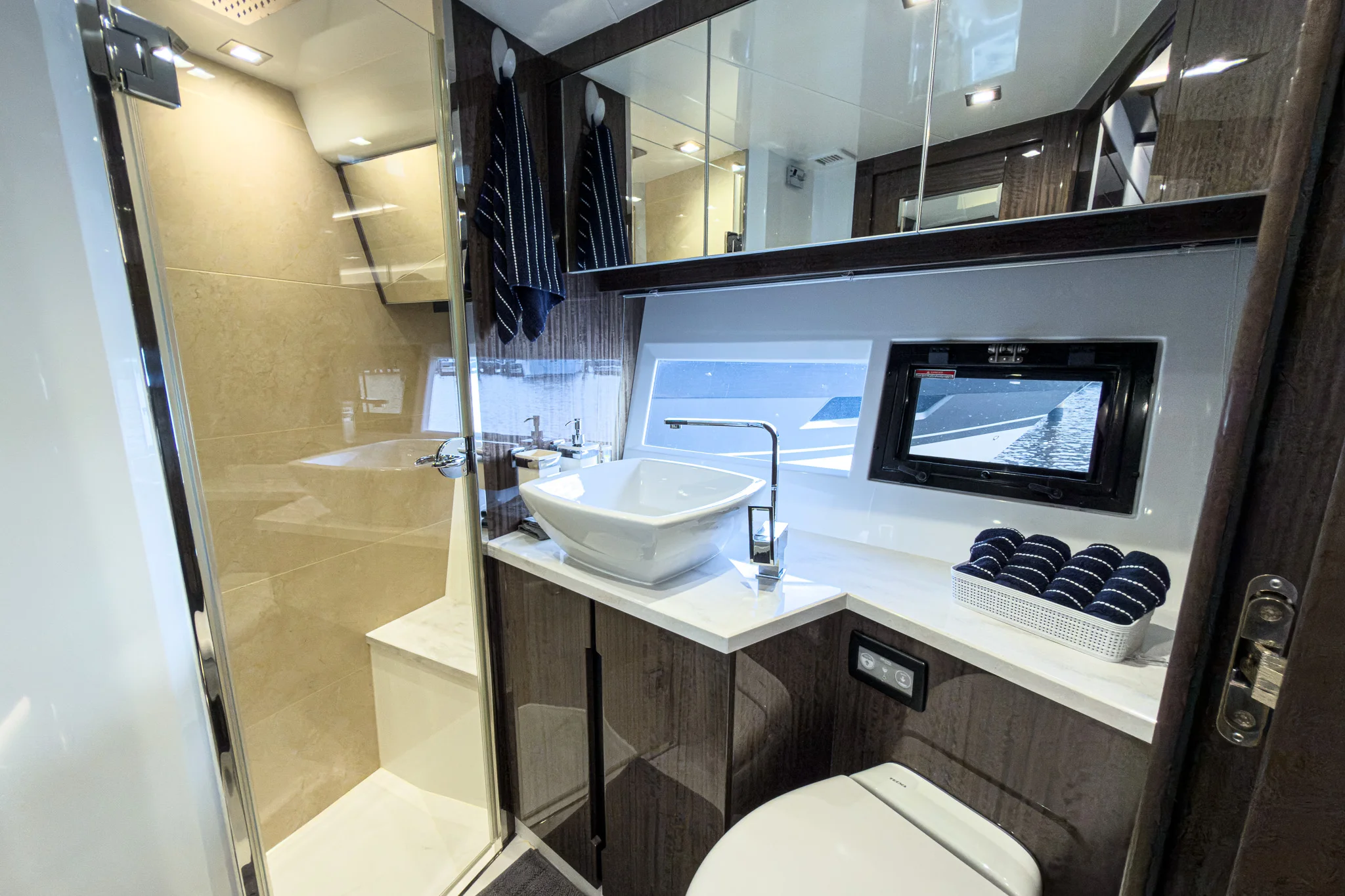 2022 Galeon 550 Fly Image Thumbnail #38