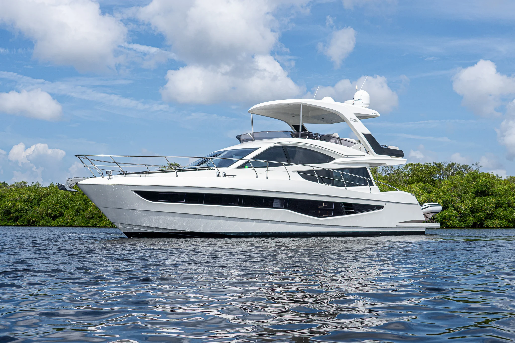 2022 Galeon 550 Fly Image Thumbnail #2