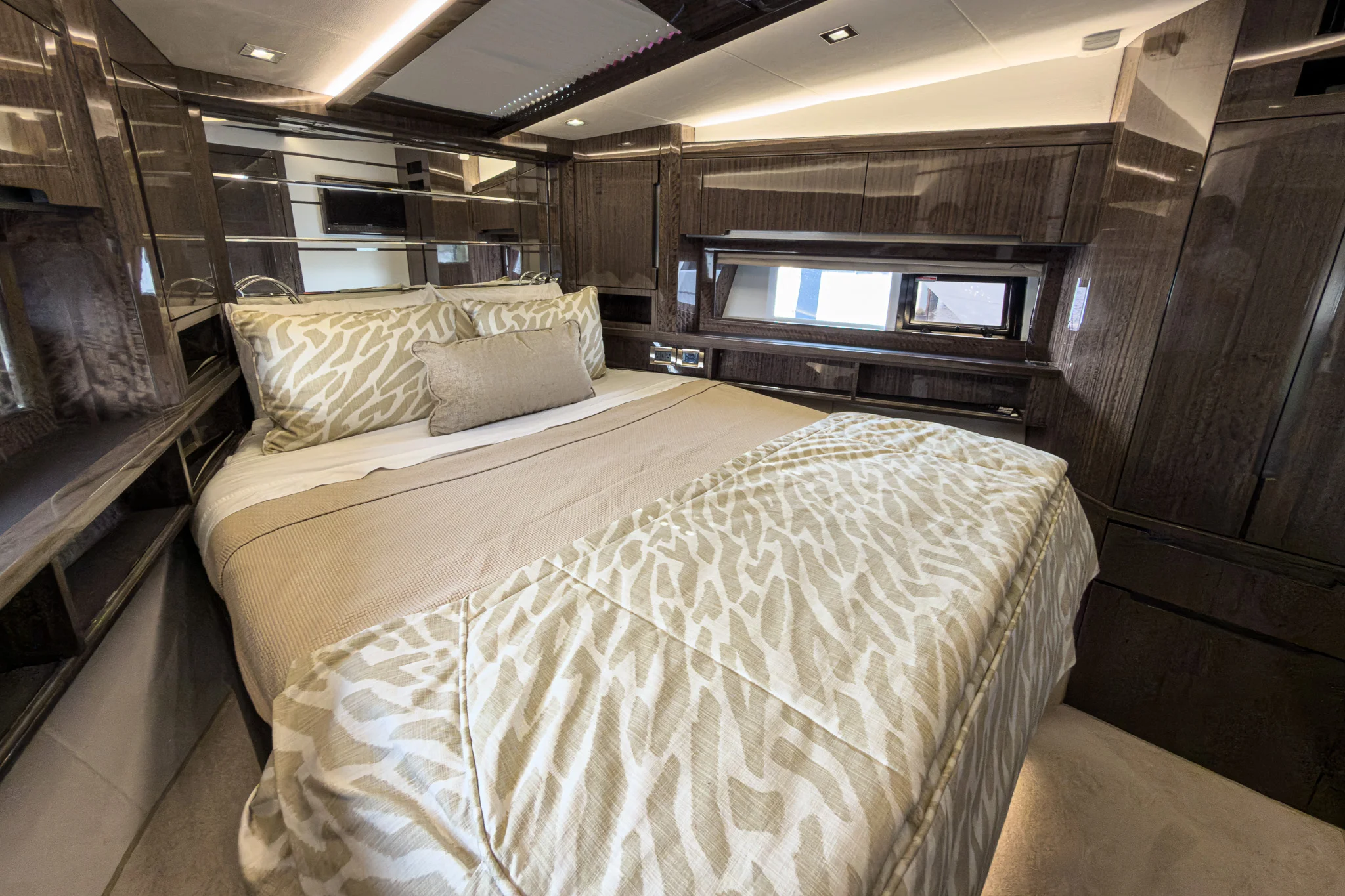 2022 Galeon 550 Fly Image Thumbnail #32
