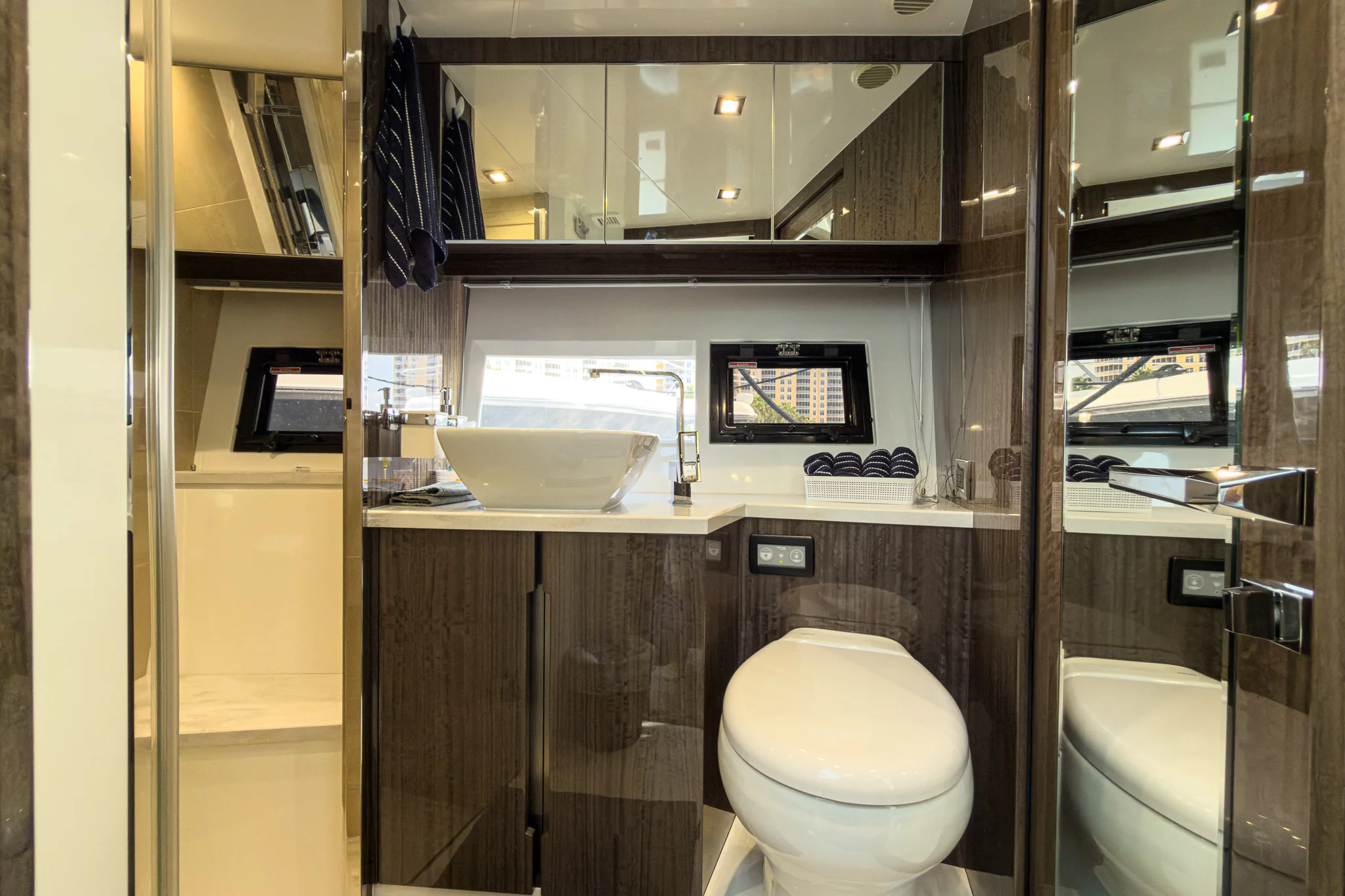 2022 Galeon 550 Fly Image Thumbnail #44