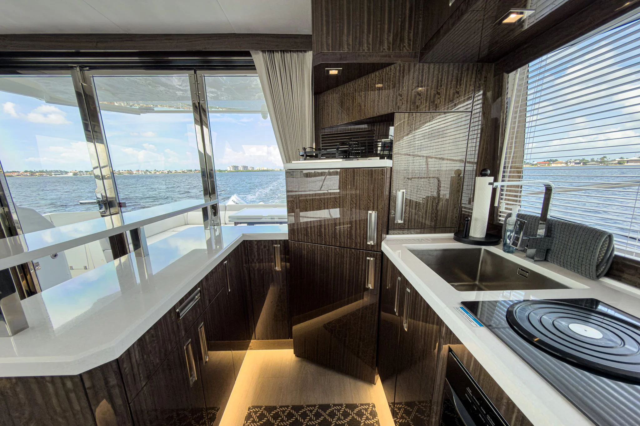 2022 Galeon 550 Fly Image Thumbnail #16