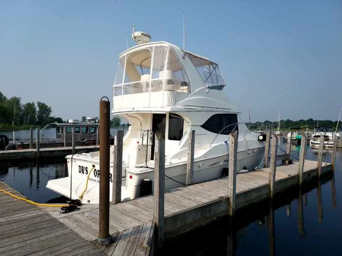 2004 Silverton 38 CONVERTIBLE Image Thumbnail #2