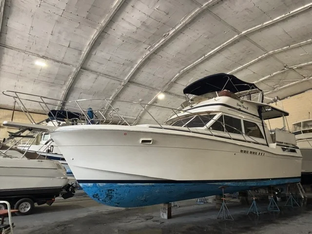 1985 Chris-Craft 426 CATALINA Image Thumbnail #6