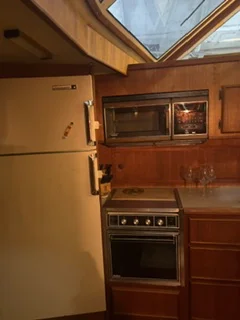 1985 Chris-Craft 426 CATALINA Image Thumbnail #23