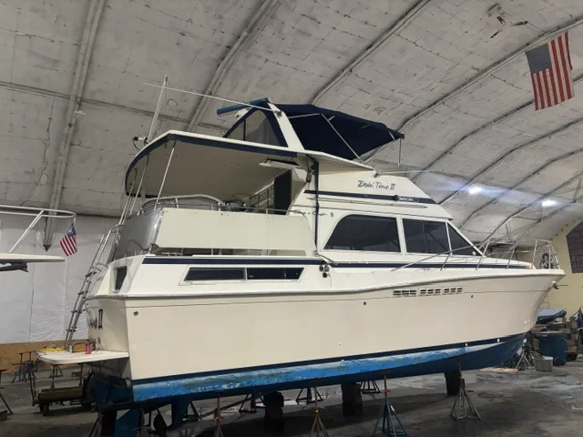 1985 Chris-Craft 426 CATALINA Image Thumbnail #1