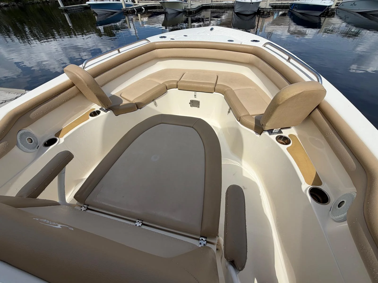 2019 Scout 215 XSF Image Thumbnail #13
