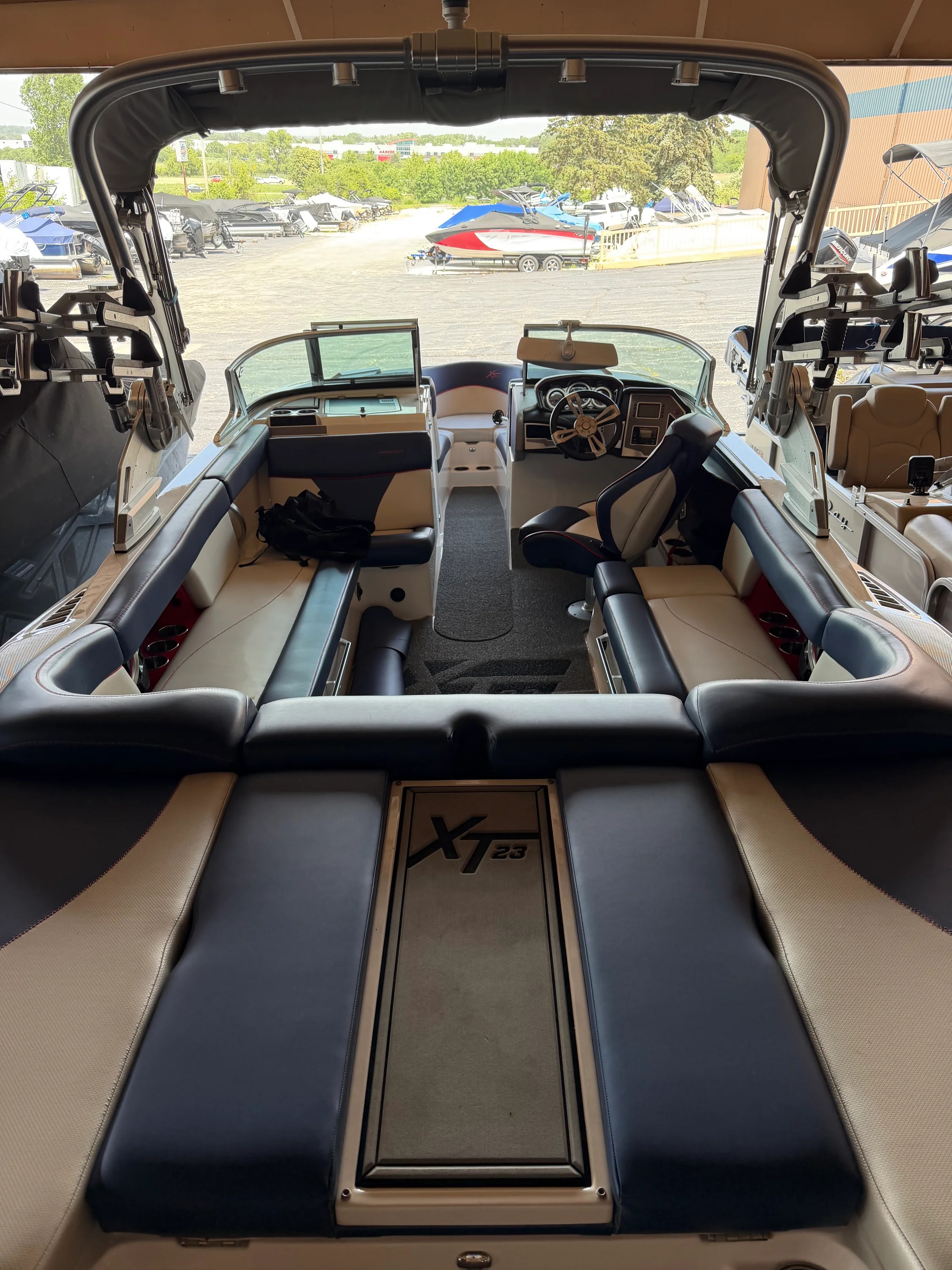 2018 Mastercraft XT 23 Image Thumbnail #2