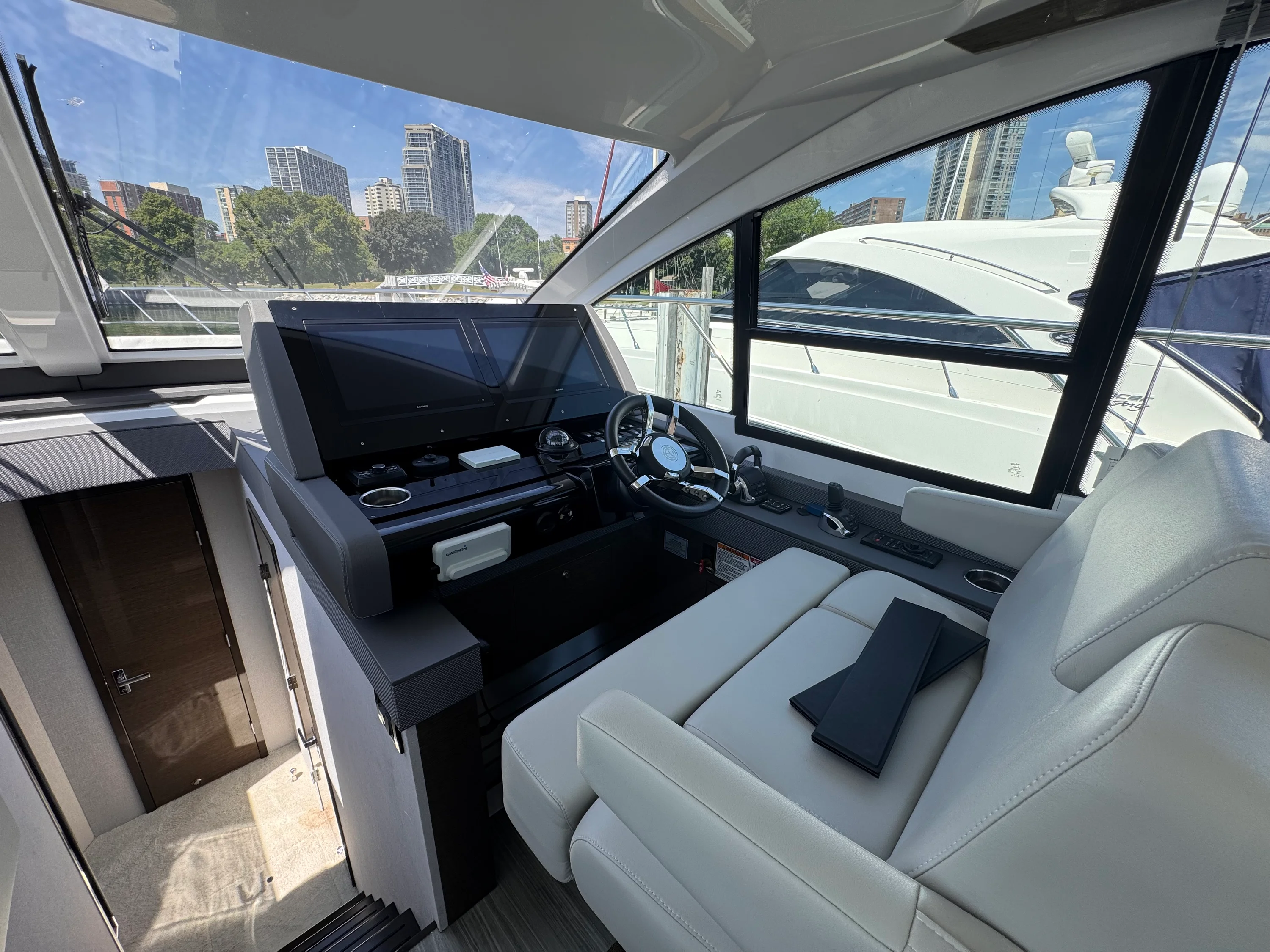 2021 Cruisers Yachts 50 CANTIUS Image Thumbnail #13