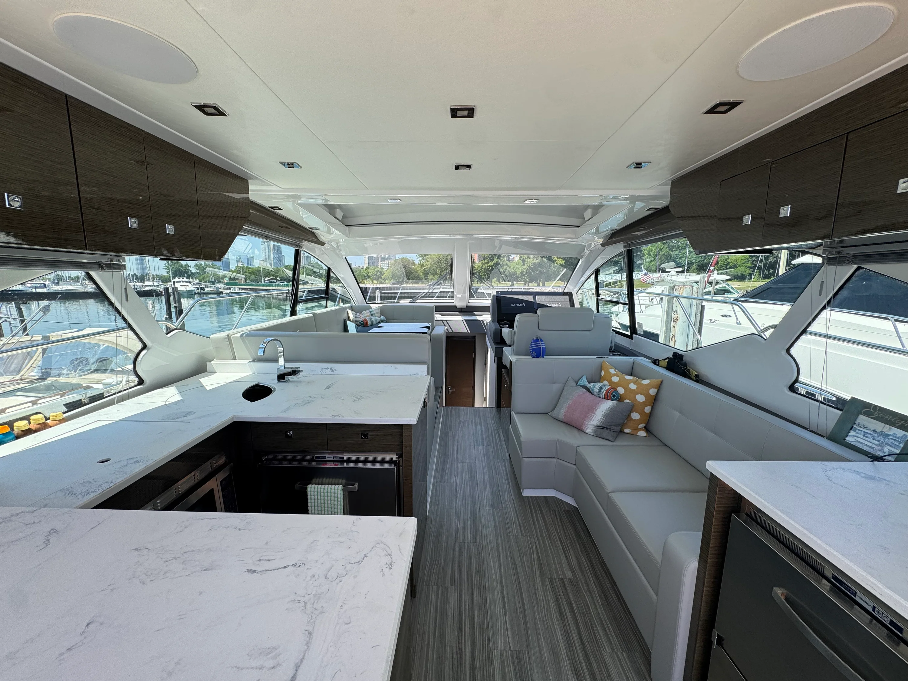 2021 Cruisers Yachts 50 CANTIUS Image Thumbnail #7
