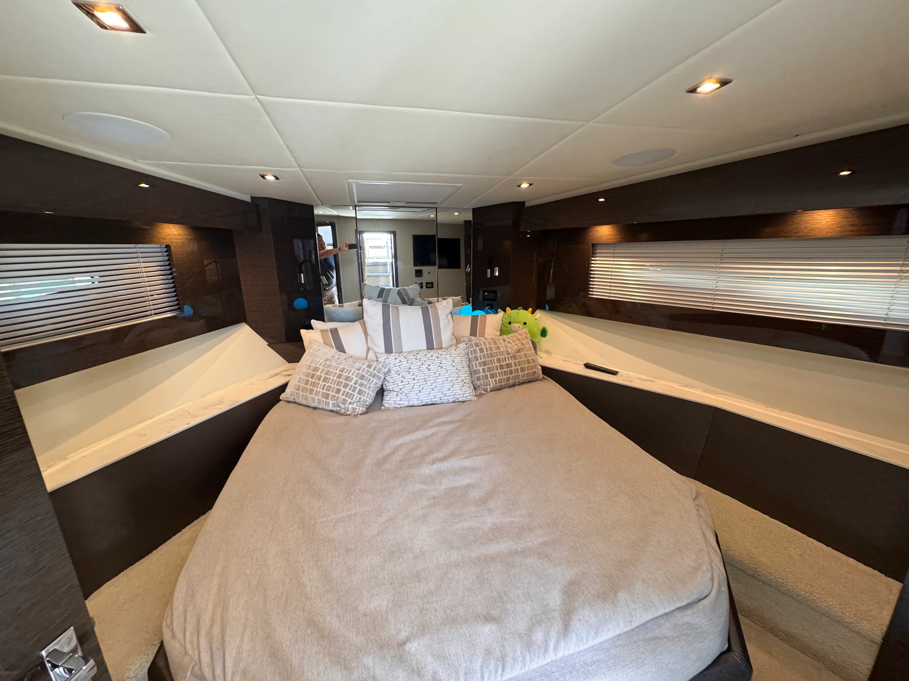 2021 Cruisers Yachts 50 CANTIUS Image Thumbnail #29