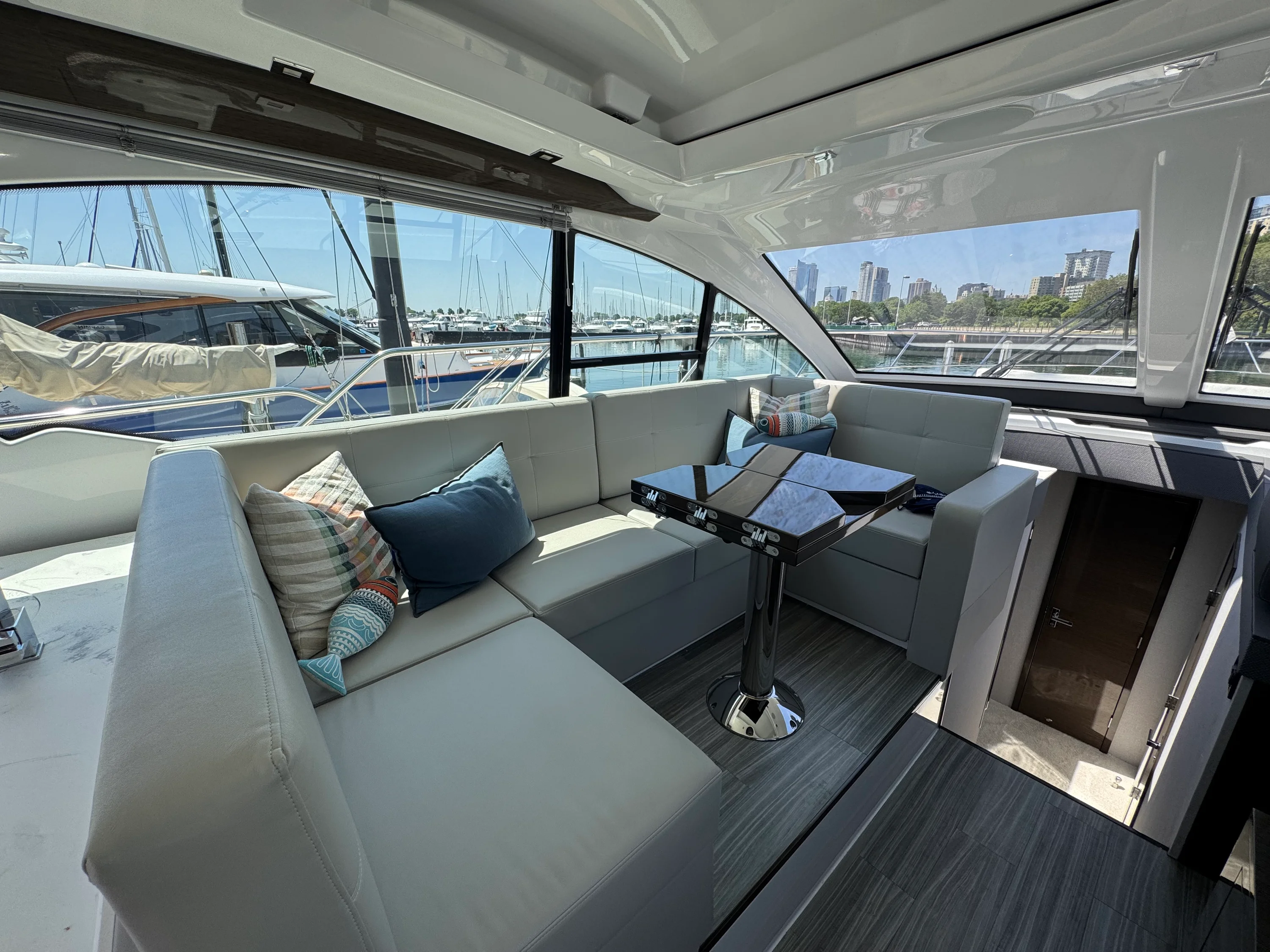 2021 Cruisers Yachts 50 CANTIUS Image Thumbnail #10