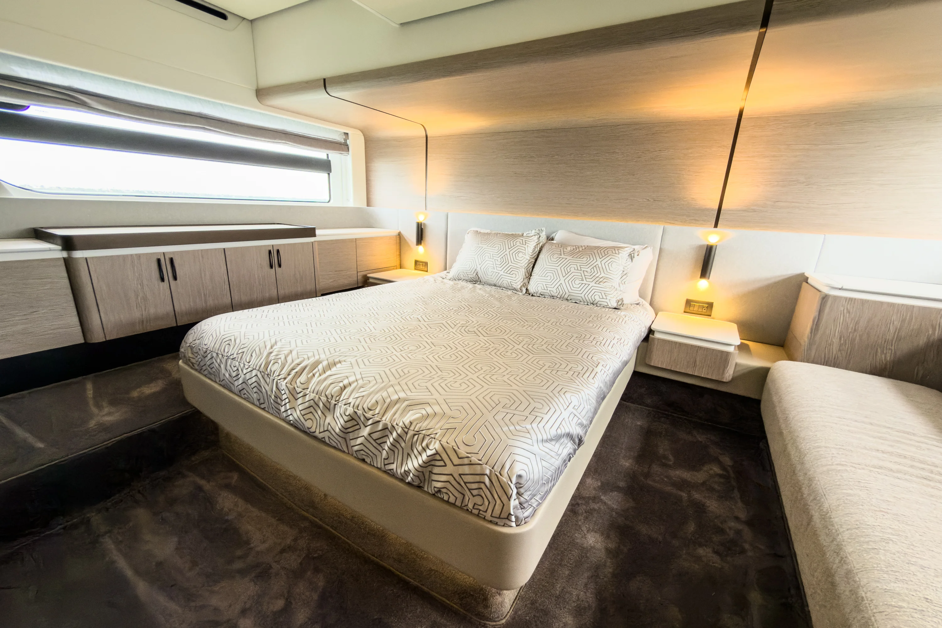 2025 Azimut 53 FLY Image Thumbnail #37