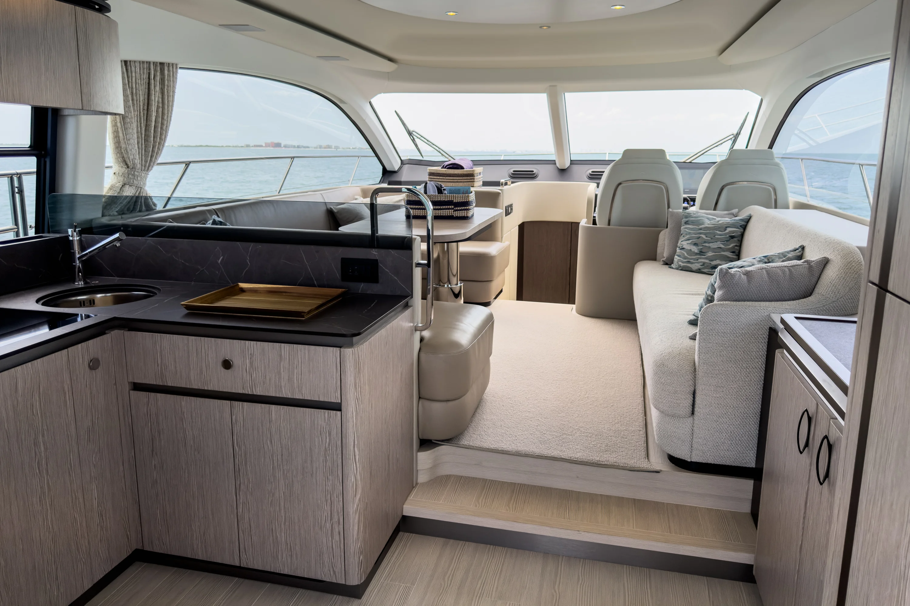2025 Azimut 53 FLY Image Thumbnail #18