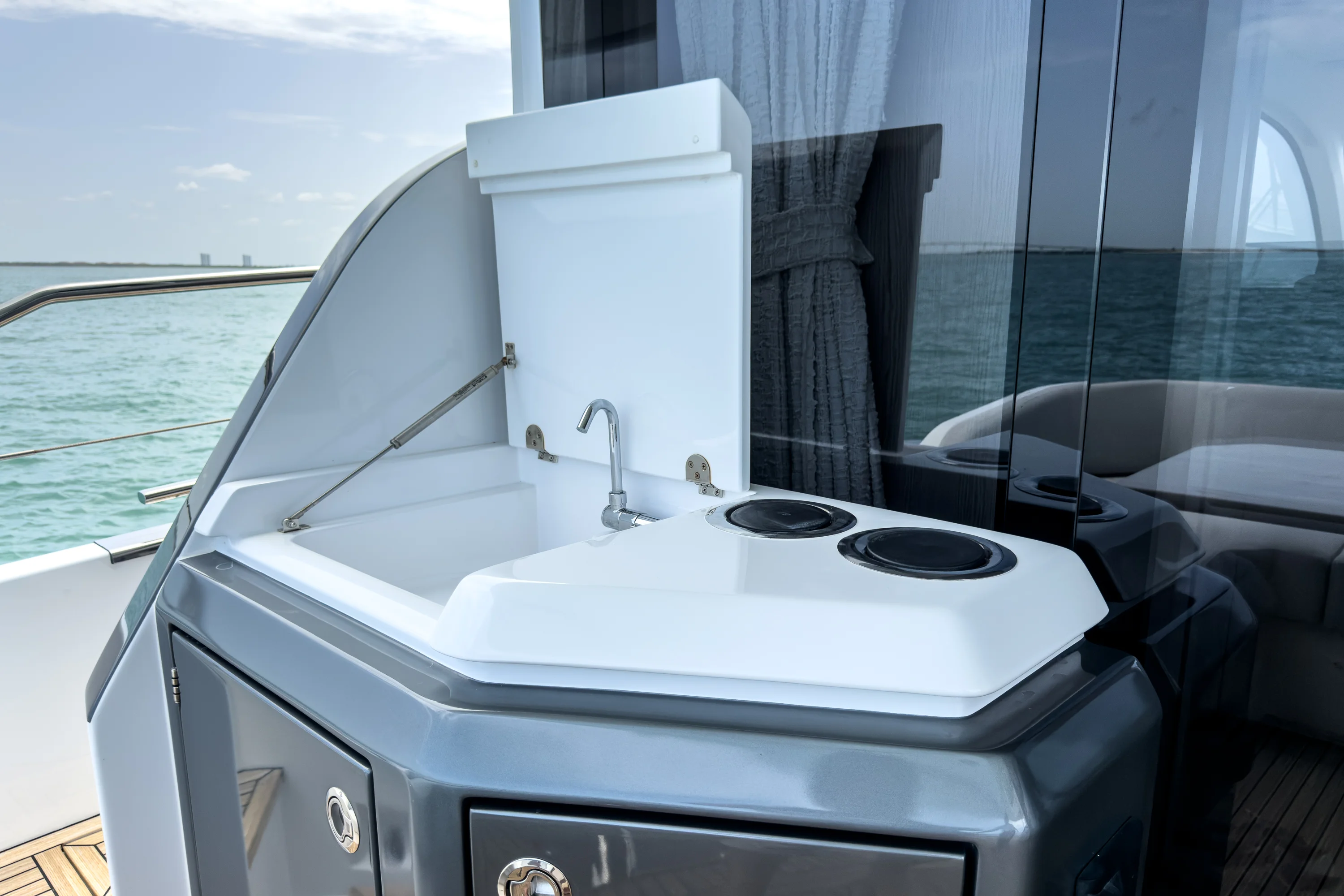 2025 Azimut 53 FLY Image Thumbnail #16