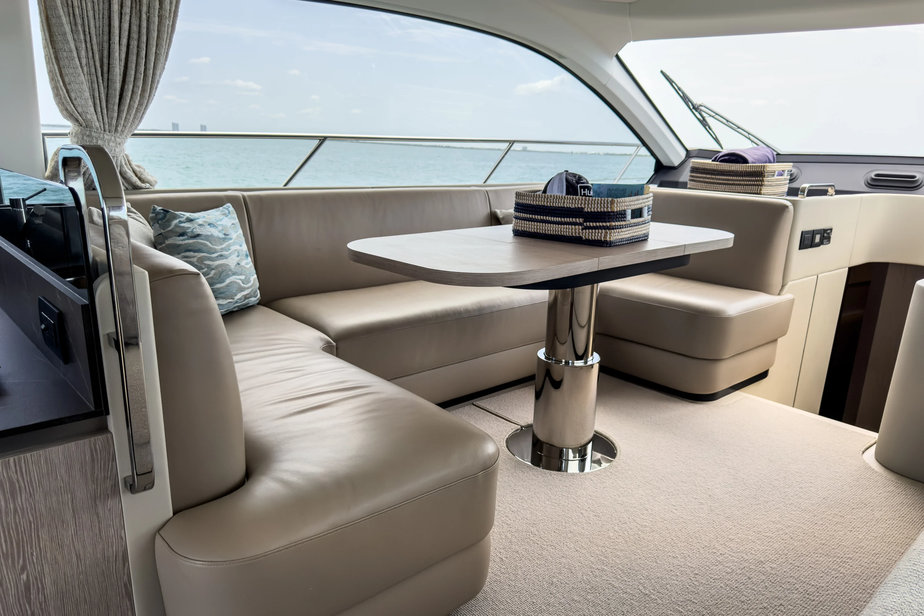 2025 Azimut 53 FLY Image Thumbnail #21