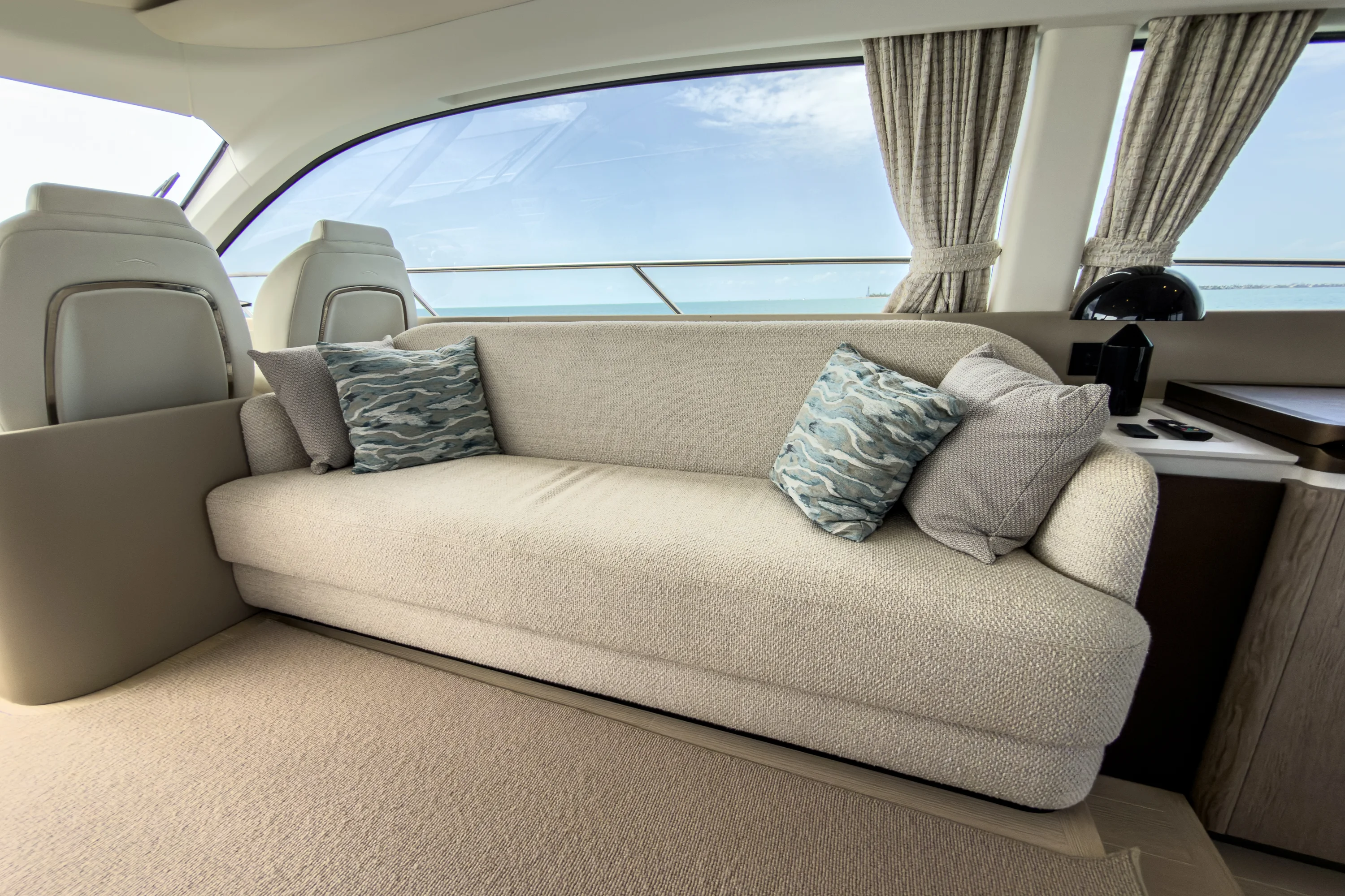 2025 Azimut 53 FLY Image Thumbnail #24