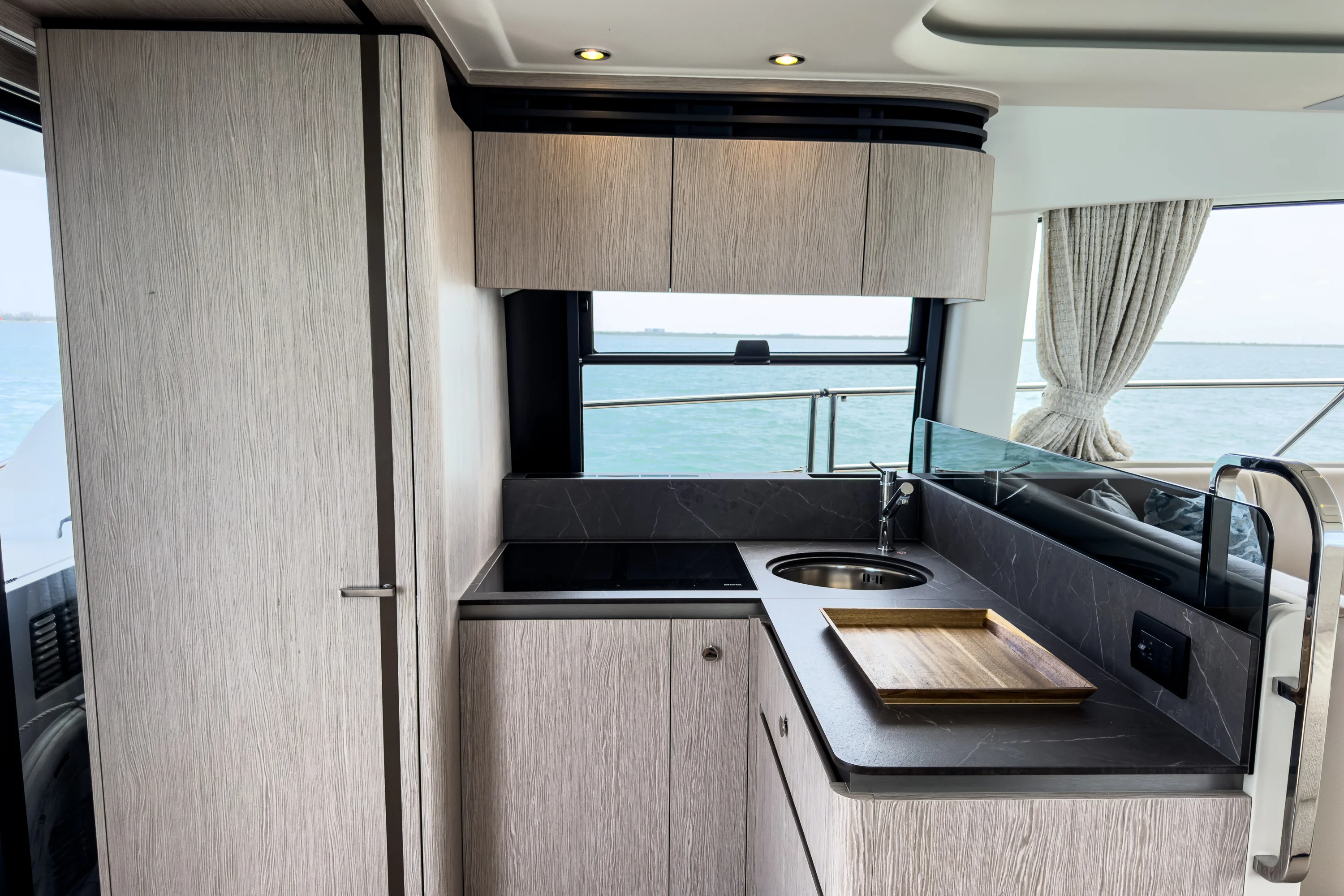 2025 Azimut 53 FLY Image Thumbnail #29