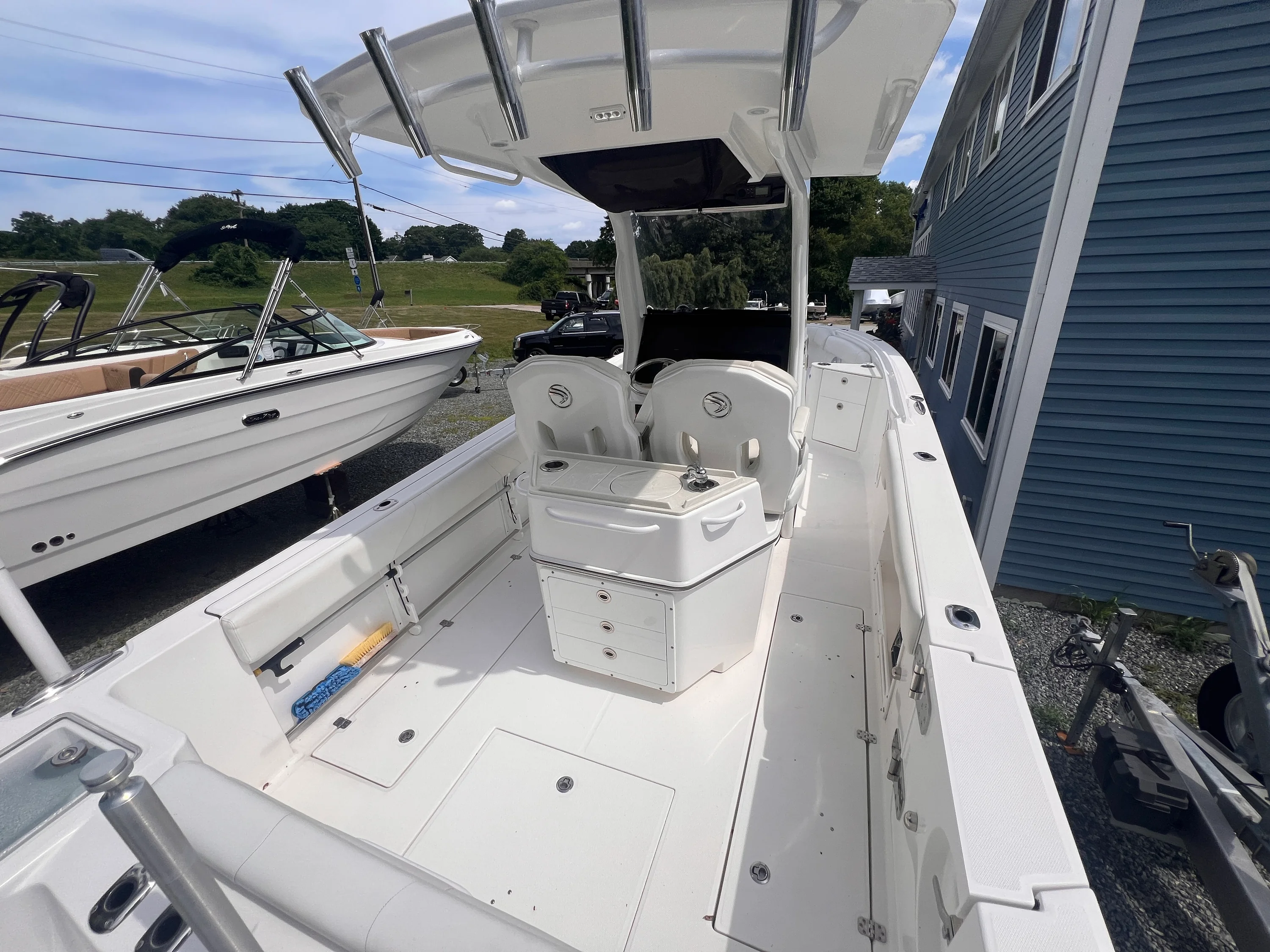 2021 EdgeWater 262 CC Image Thumbnail #11