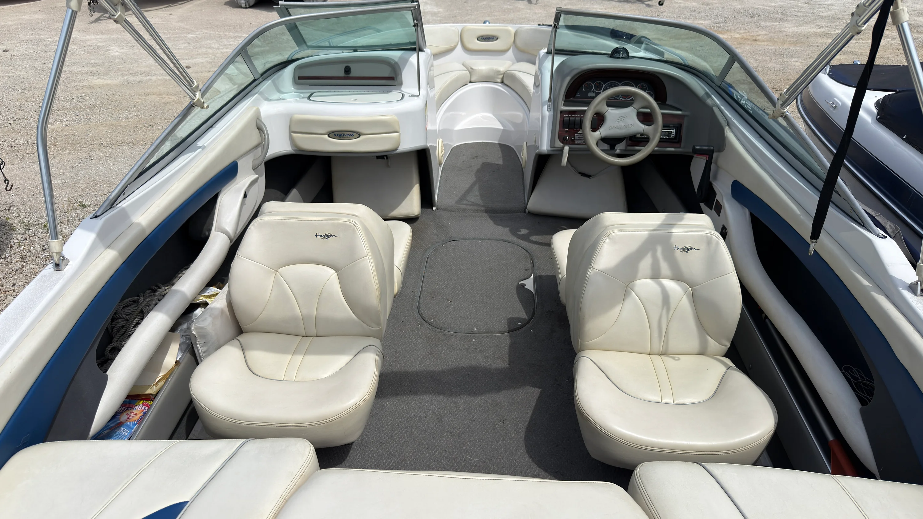 2000 Four Winns HORIZON 200 Image Thumbnail #4