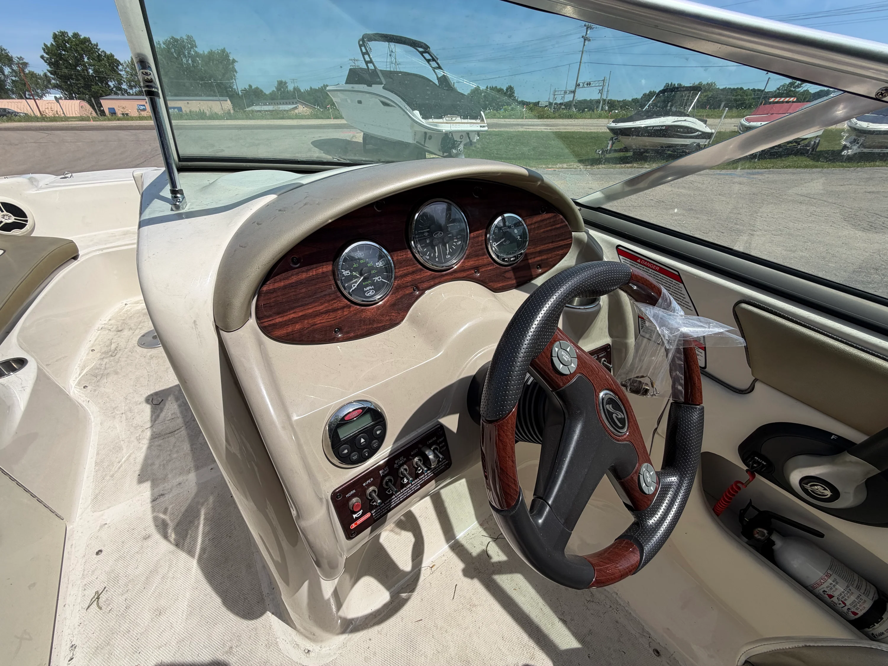 2007 Sea Ray SUNDECK 200 SD Image Thumbnail #11
