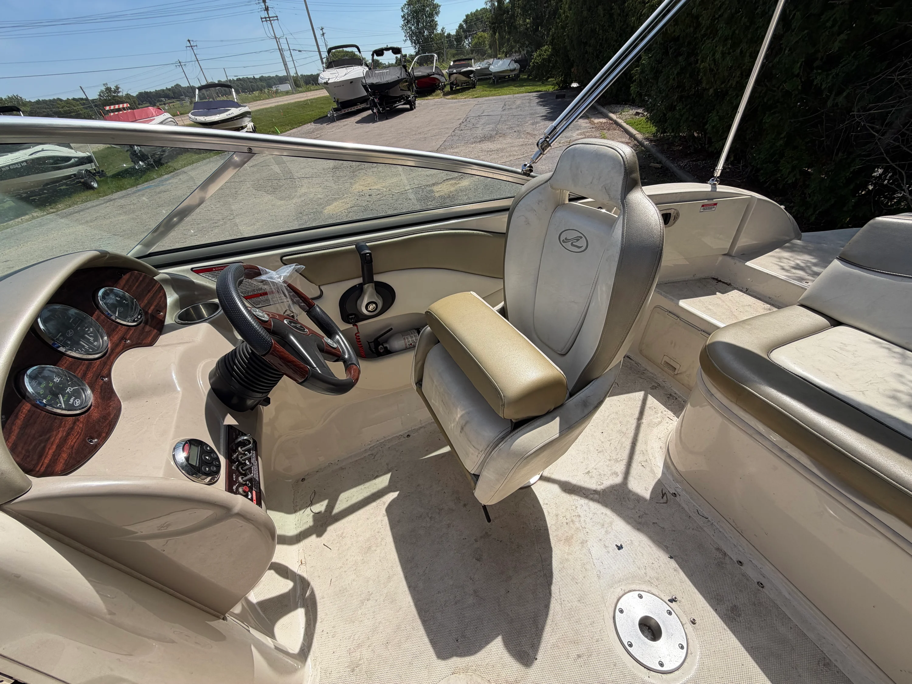 2007 Sea Ray SUNDECK 200 SD Image Thumbnail #10