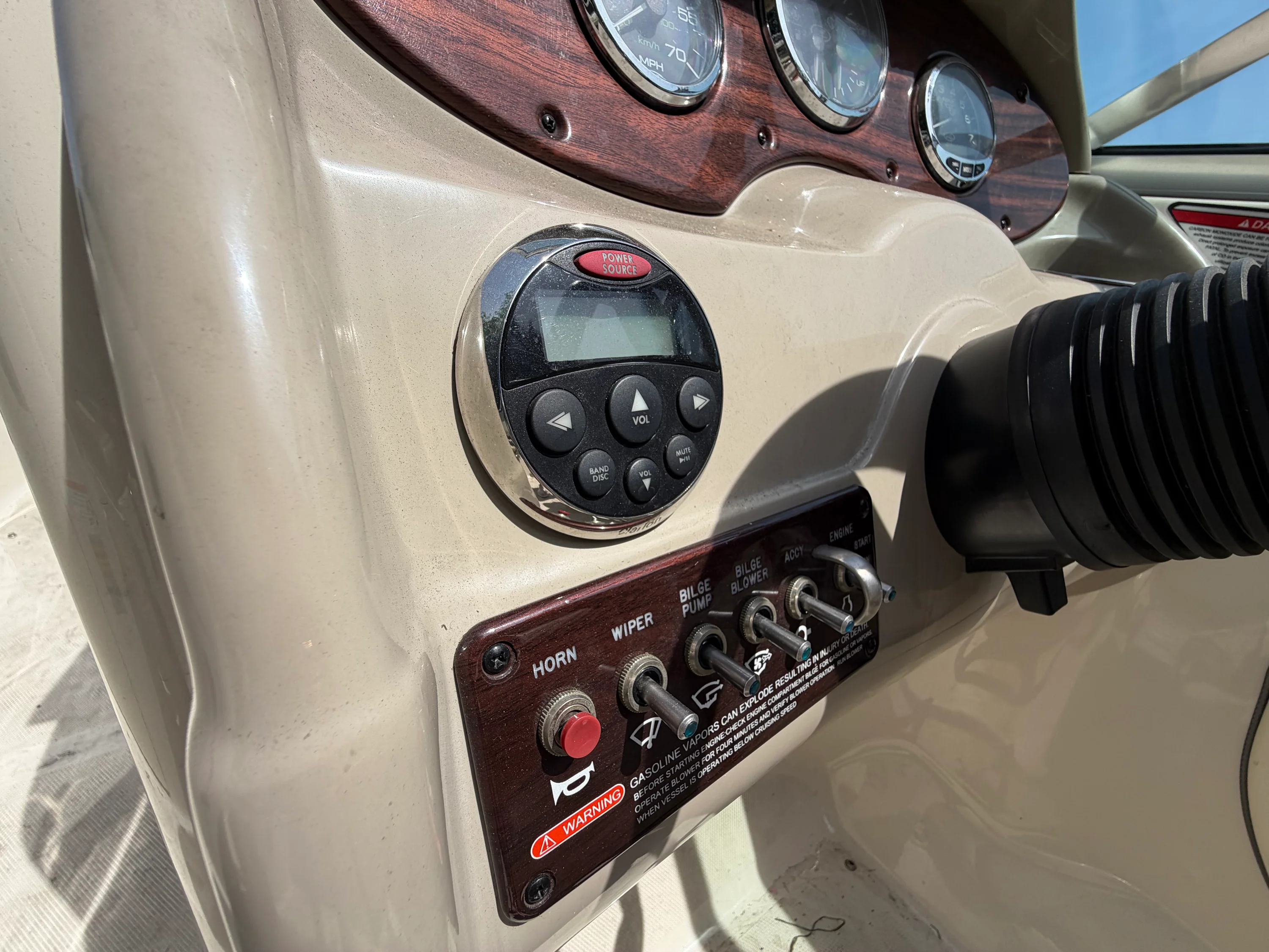 2007 Sea Ray SUNDECK 200 SD Image Thumbnail #12