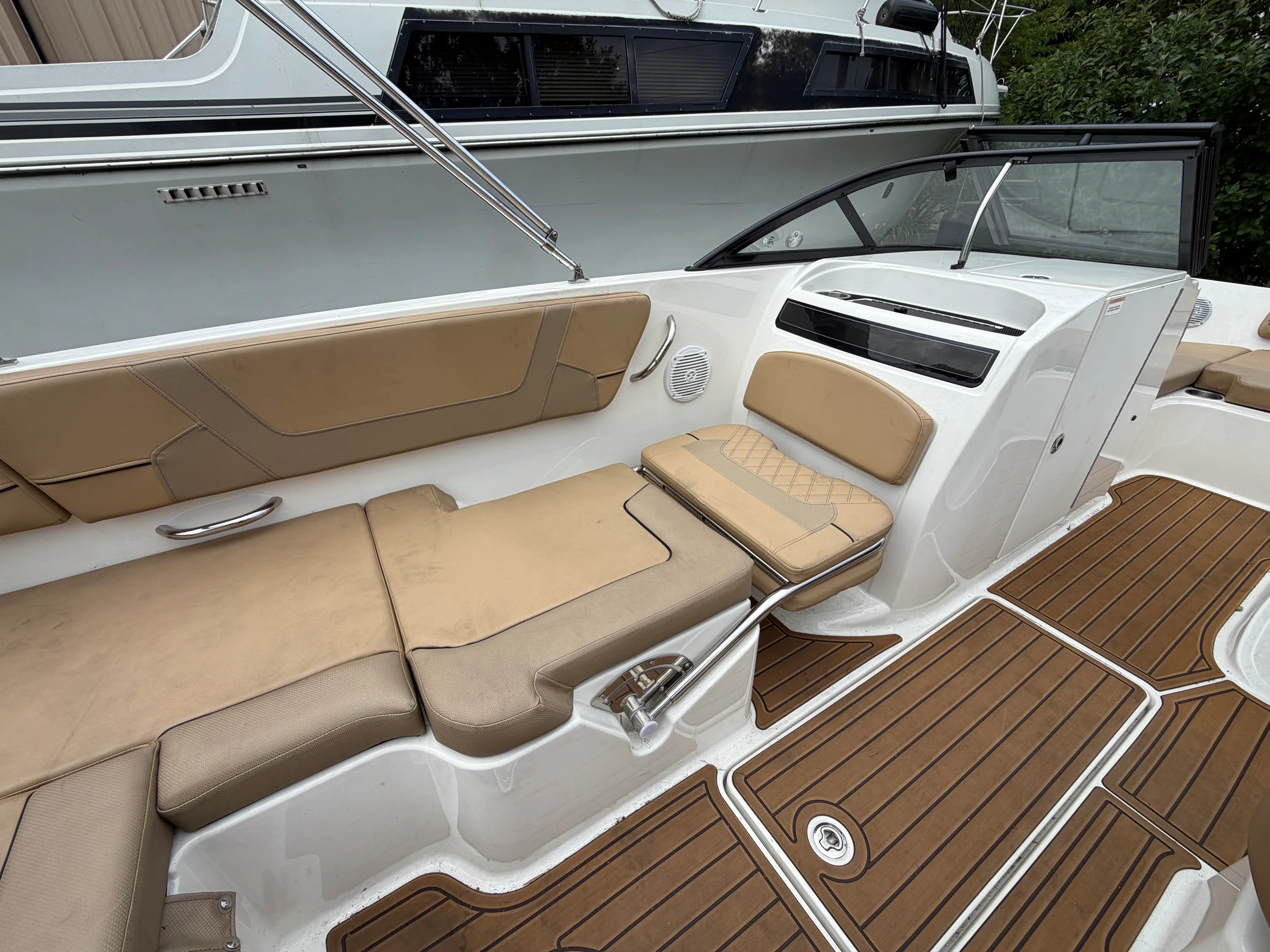 2023 Bayliner VR6 Bowrider Image Thumbnail #14