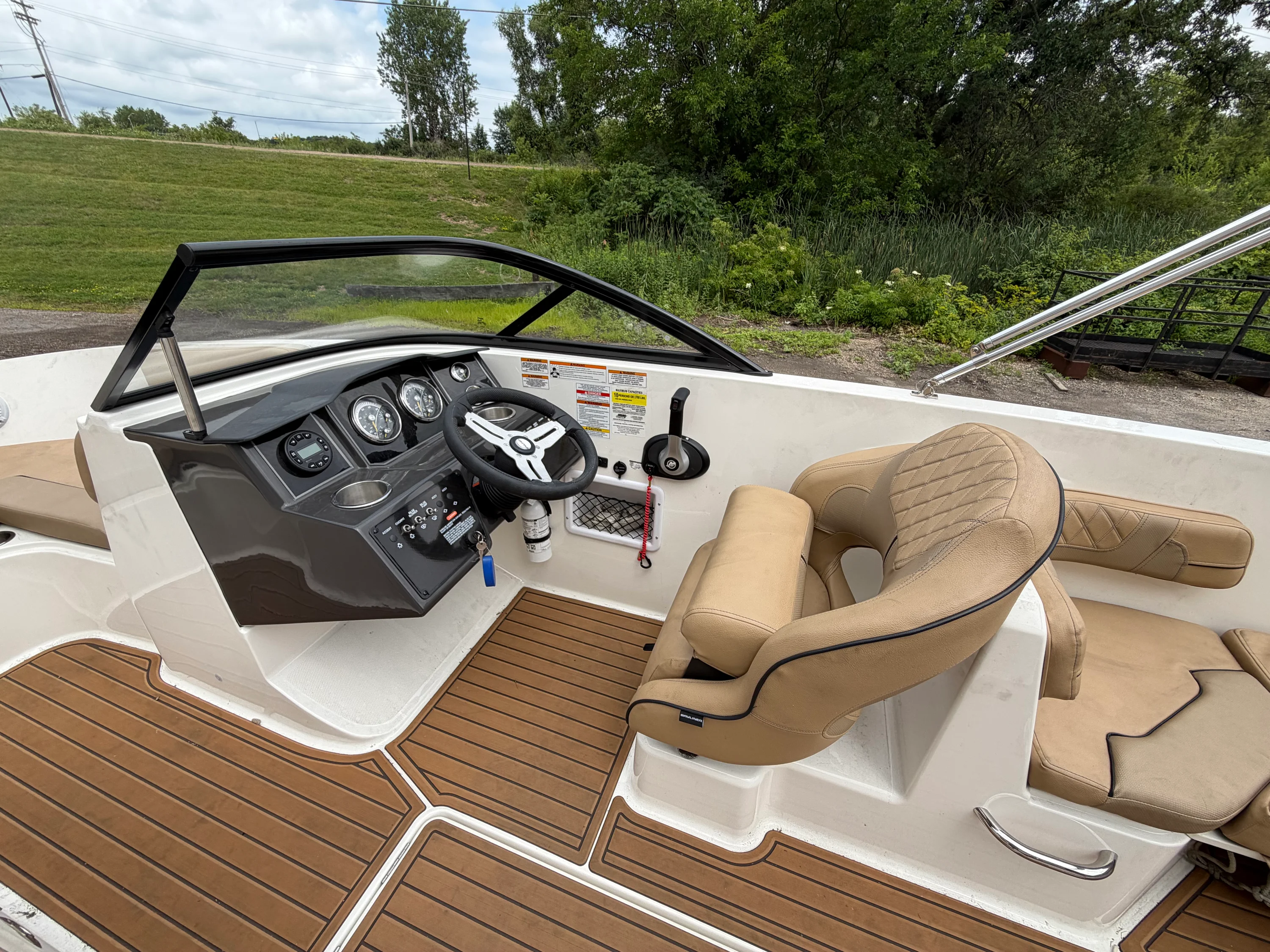 2023 Bayliner VR6 Bowrider Image Thumbnail #7