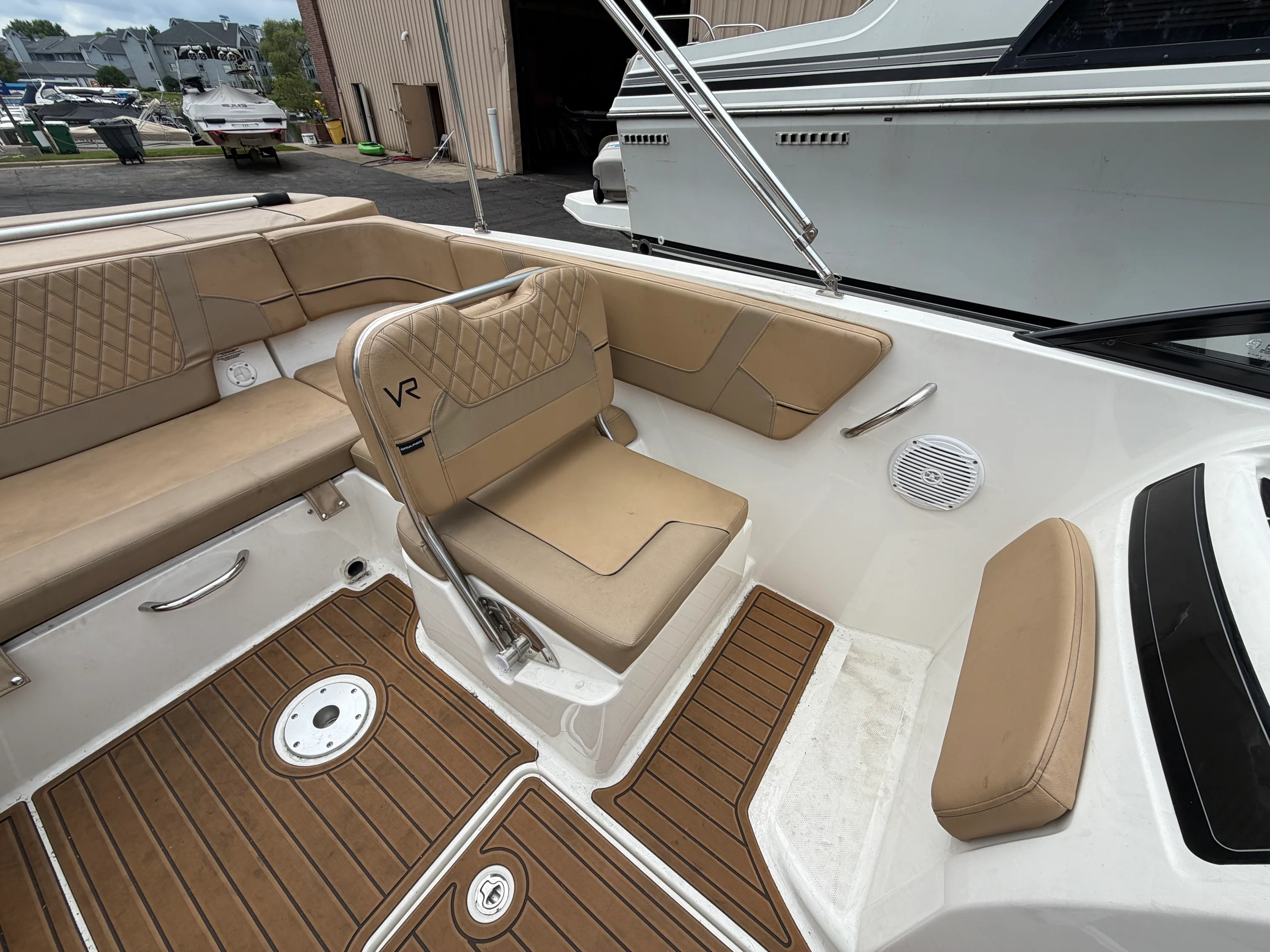 2023 Bayliner VR6 Bowrider Image Thumbnail #12
