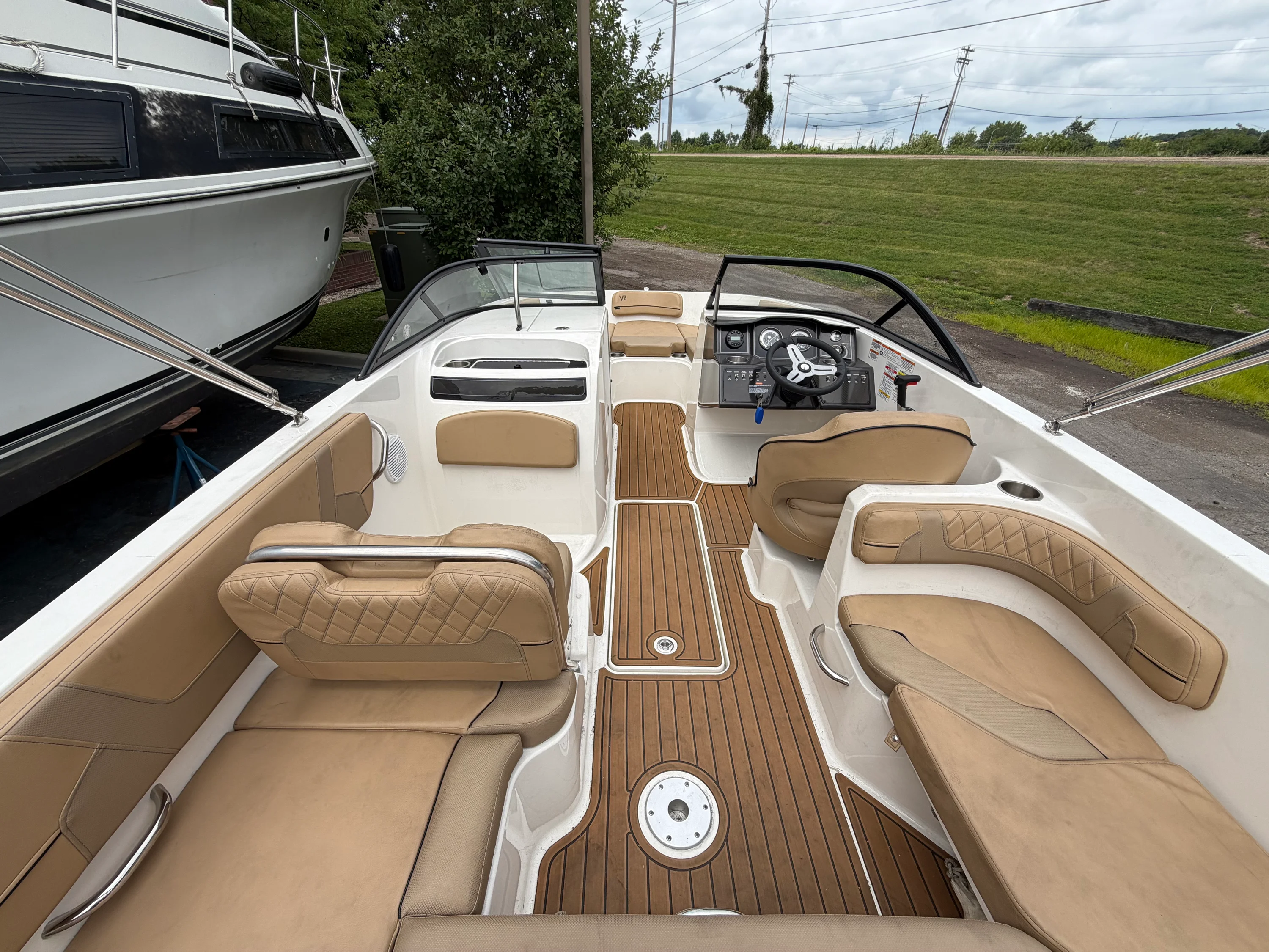 2023 Bayliner VR6 Bowrider Image Thumbnail #6