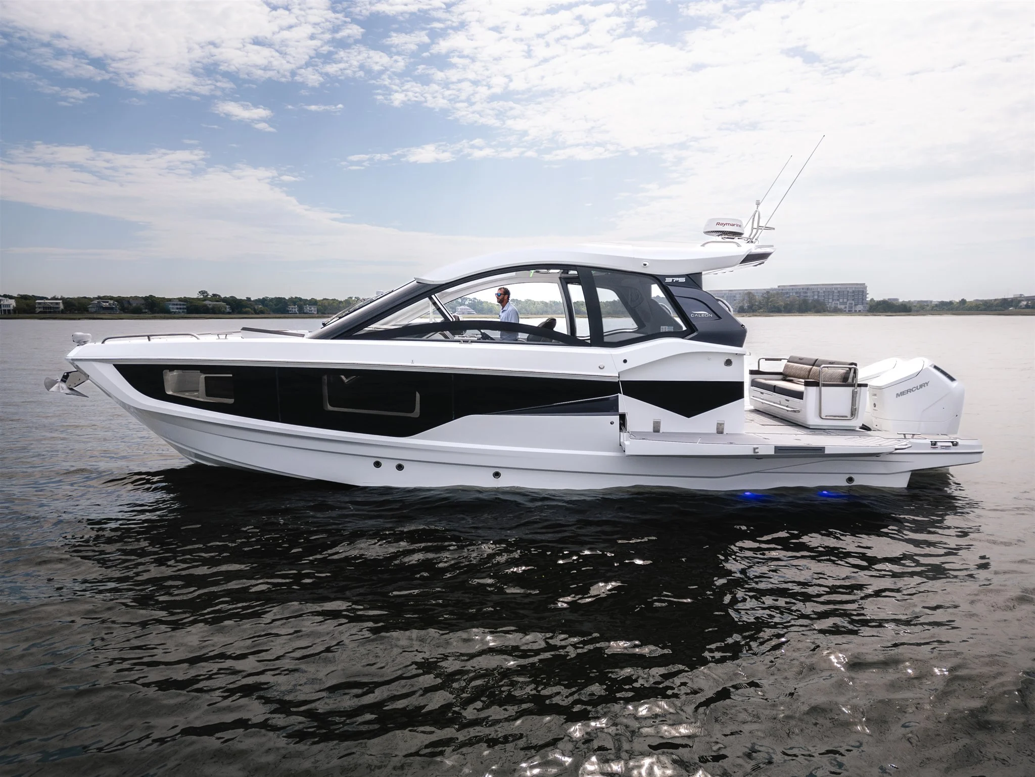 2024 Galeon 375 GTO Image Thumbnail #3