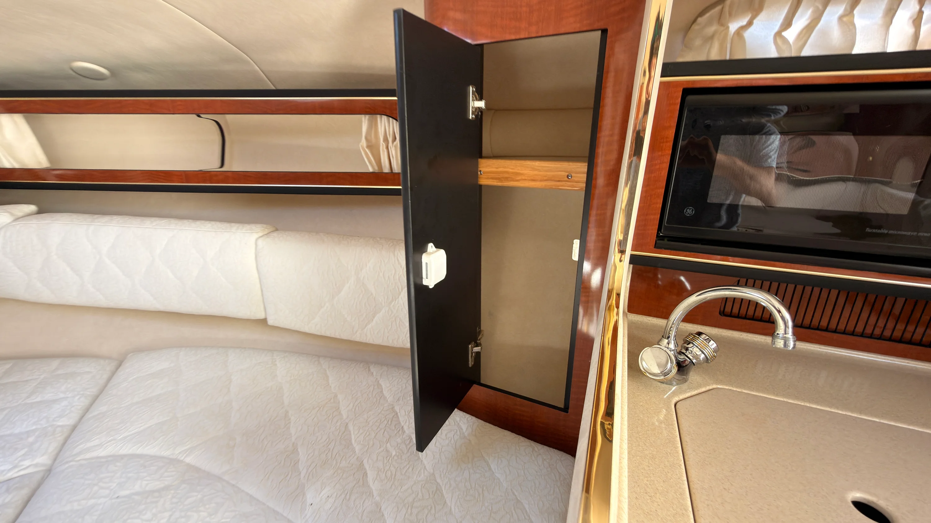 2001 Sea Ray 280 SUNDANCER Image Thumbnail #96