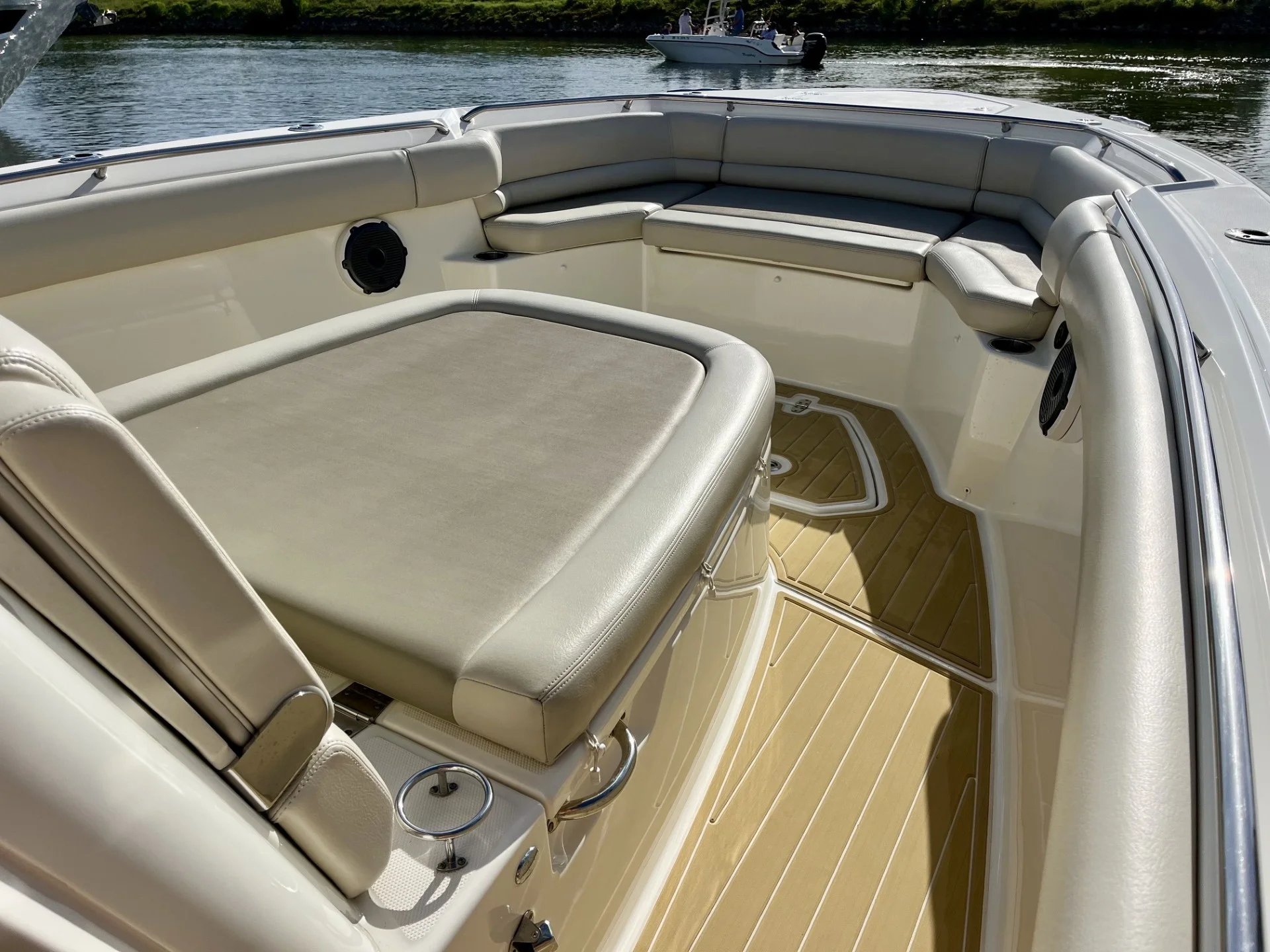 2020 Boston Whaler 330 OUTRAGE Image Thumbnail #17
