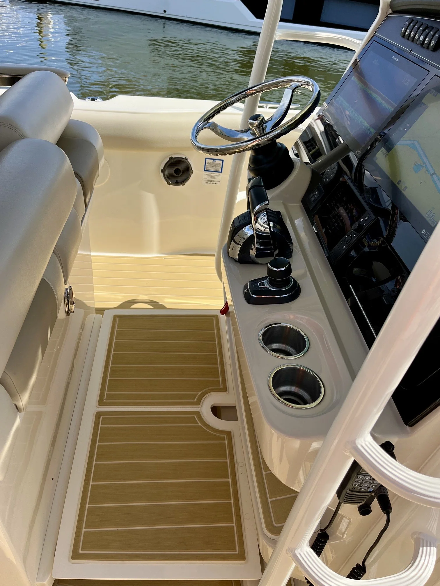 2020 Boston Whaler 330 OUTRAGE Image Thumbnail #22