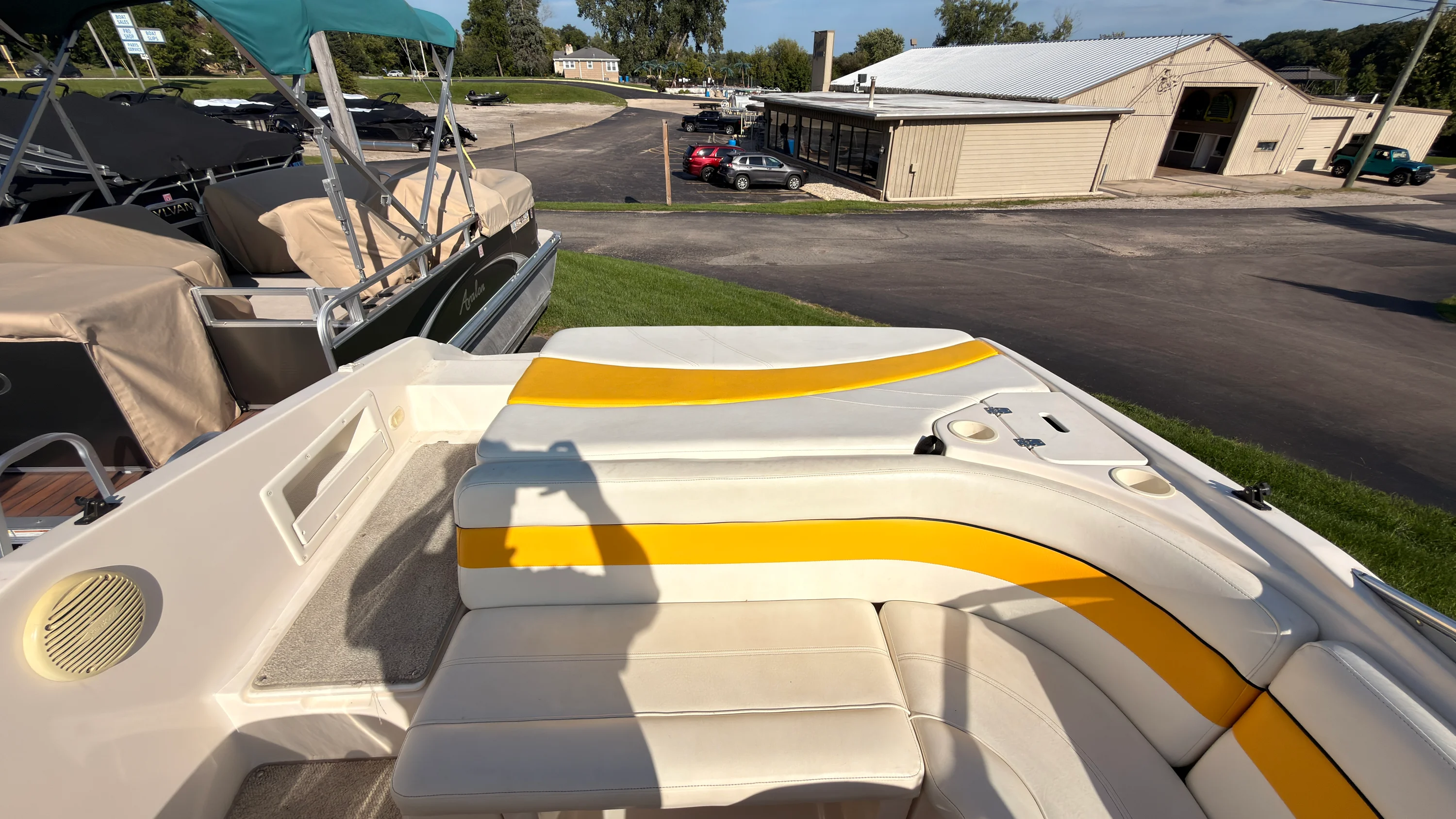 2002 Rinker CAPTIVA 192 Image Thumbnail #8
