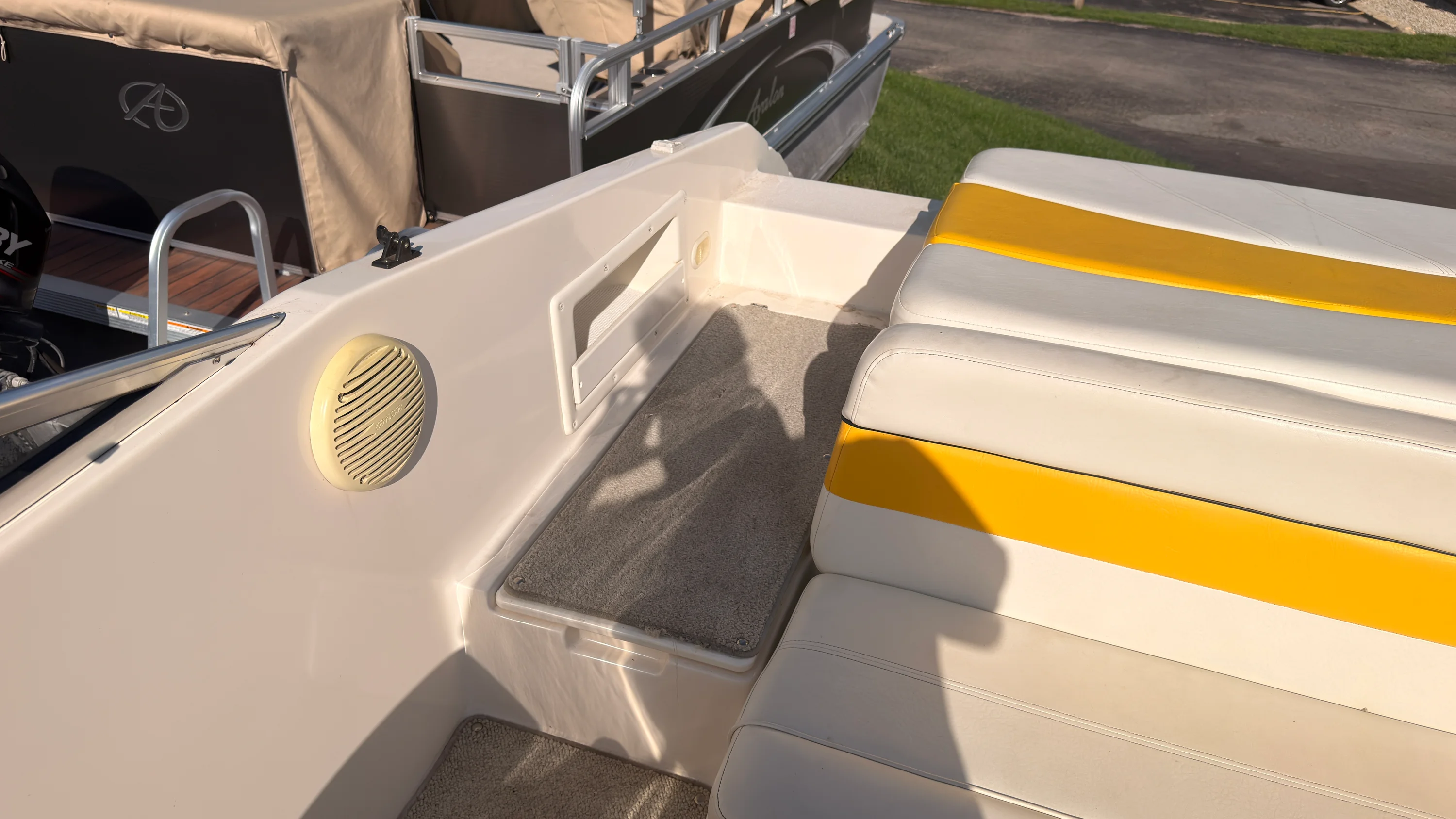 2002 Rinker CAPTIVA 192 Image Thumbnail #6