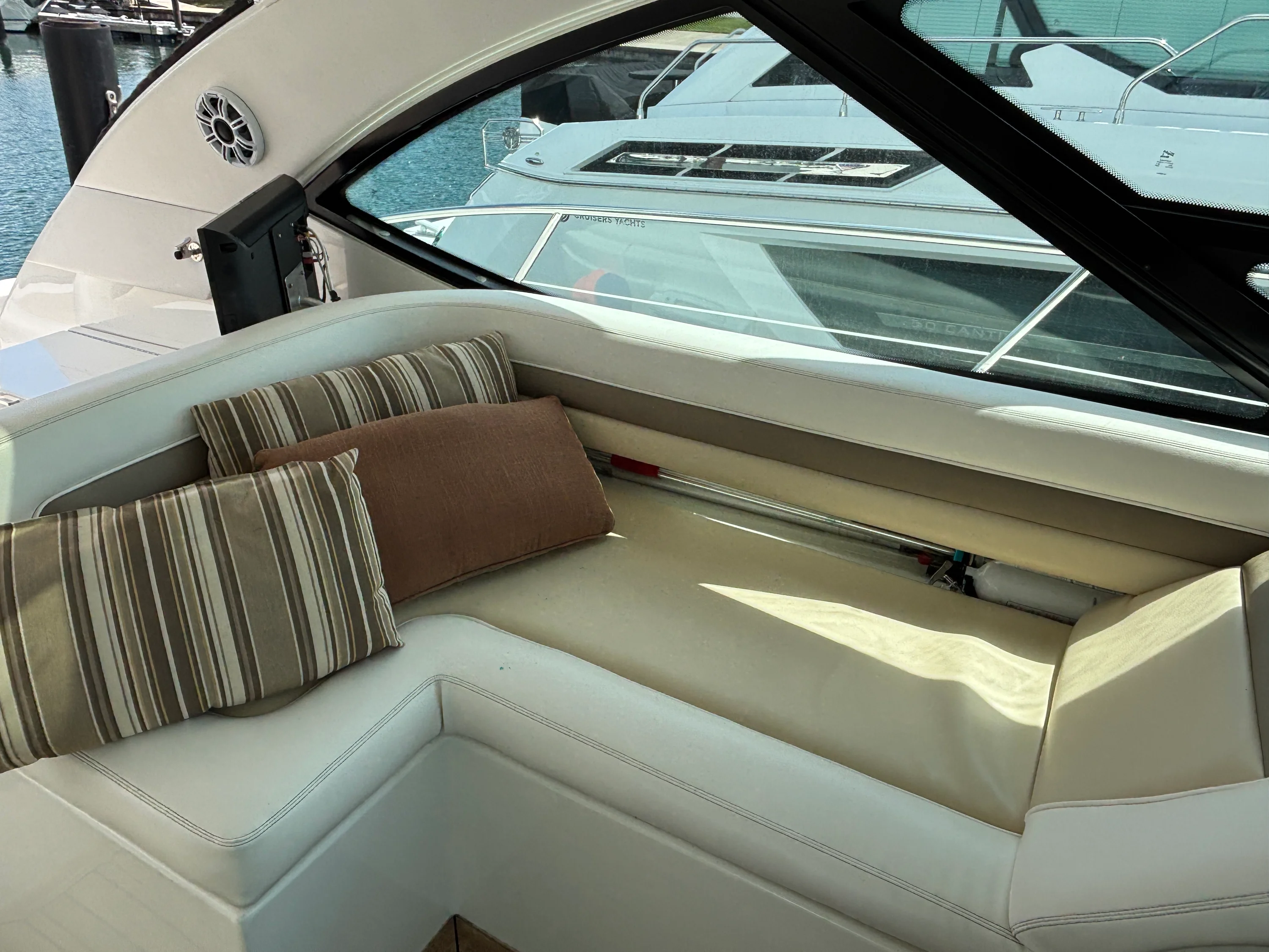 2012 Sea Ray 470 SUNDANCER Image Thumbnail #8