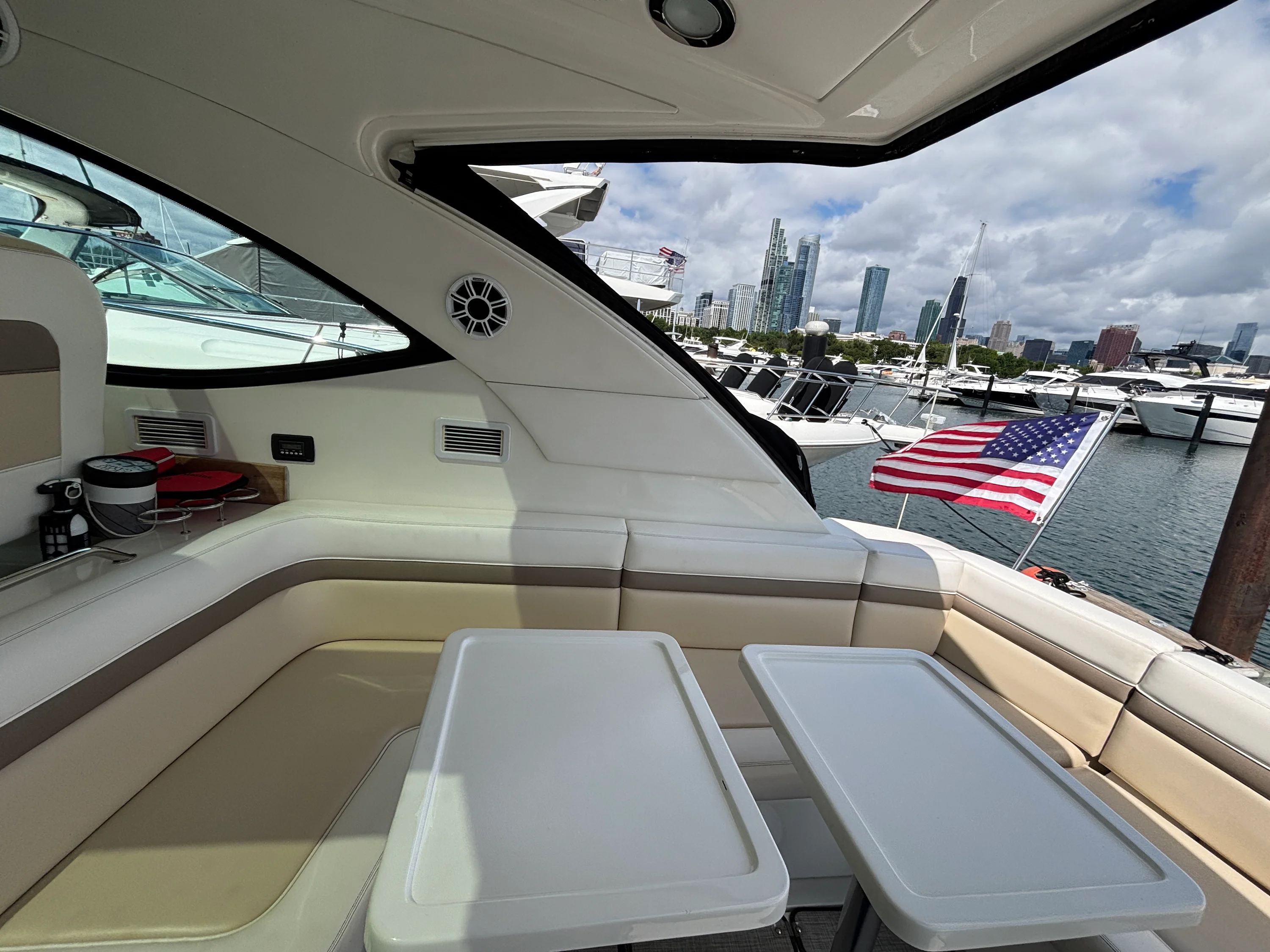 2012 Sea Ray 470 SUNDANCER Image Thumbnail #4