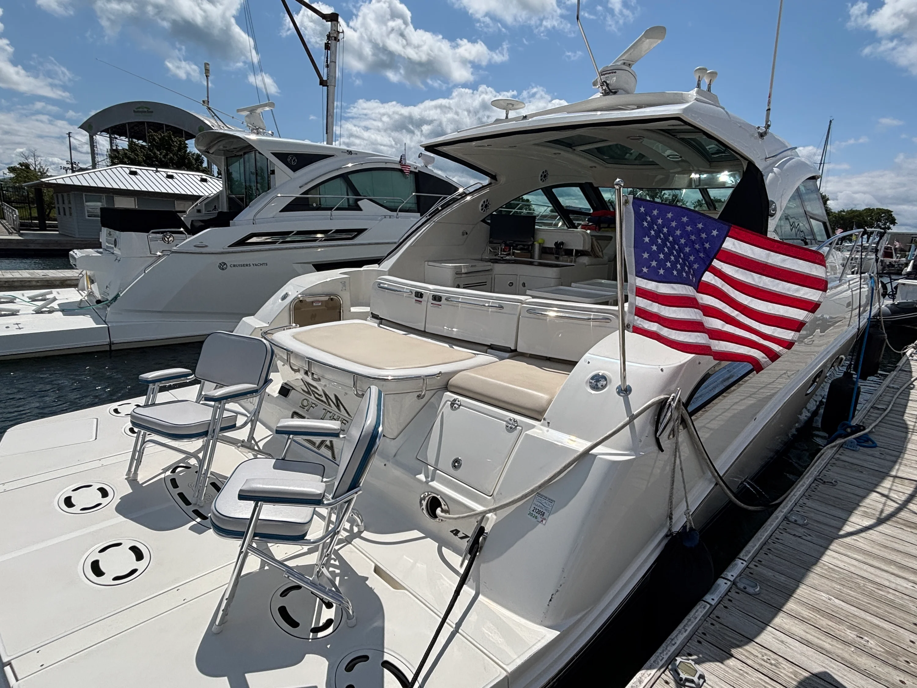 2012 Sea Ray 470 SUNDANCER Image Thumbnail #2