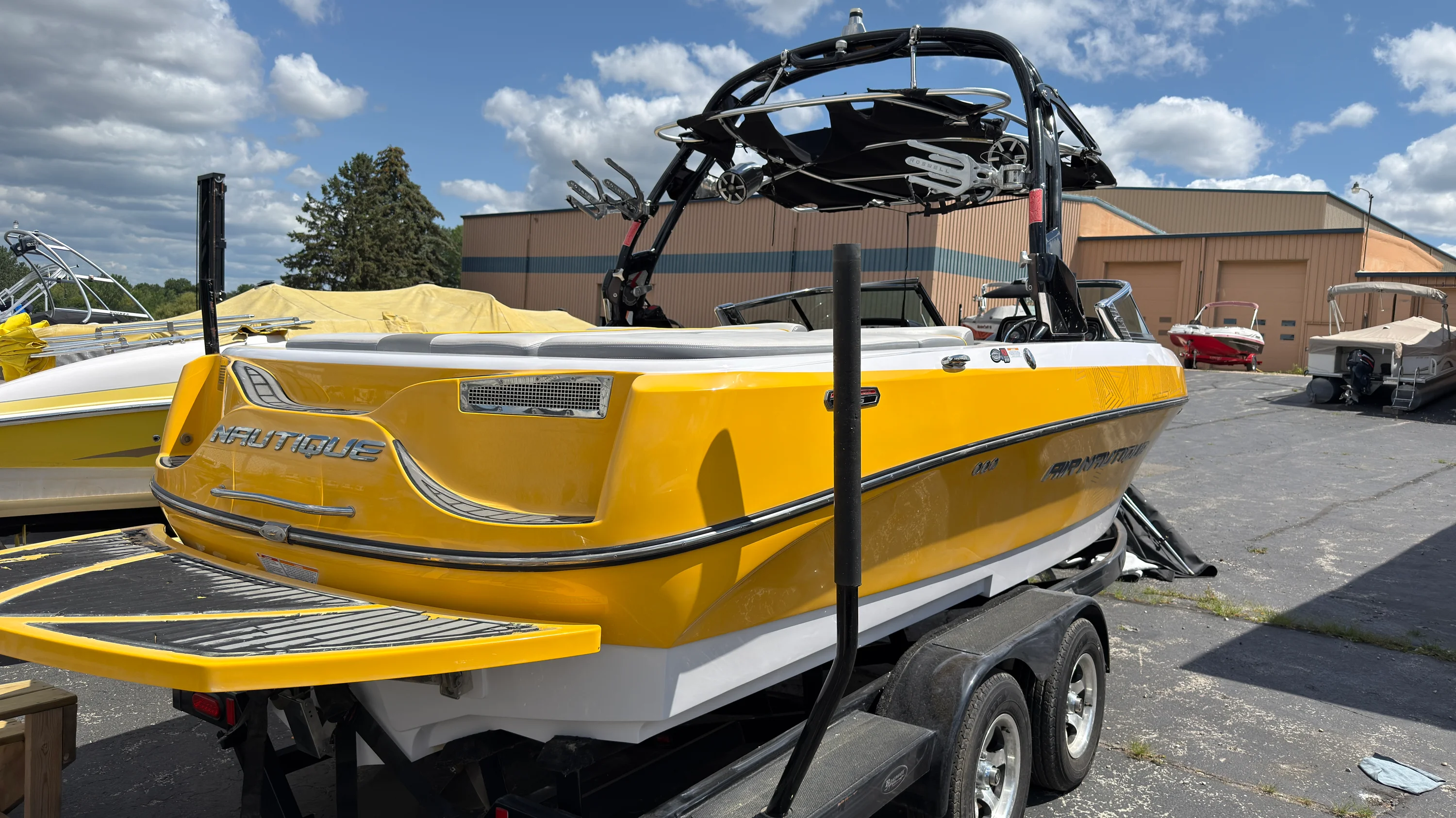 2011 Nautique 226 Image Thumbnail #5