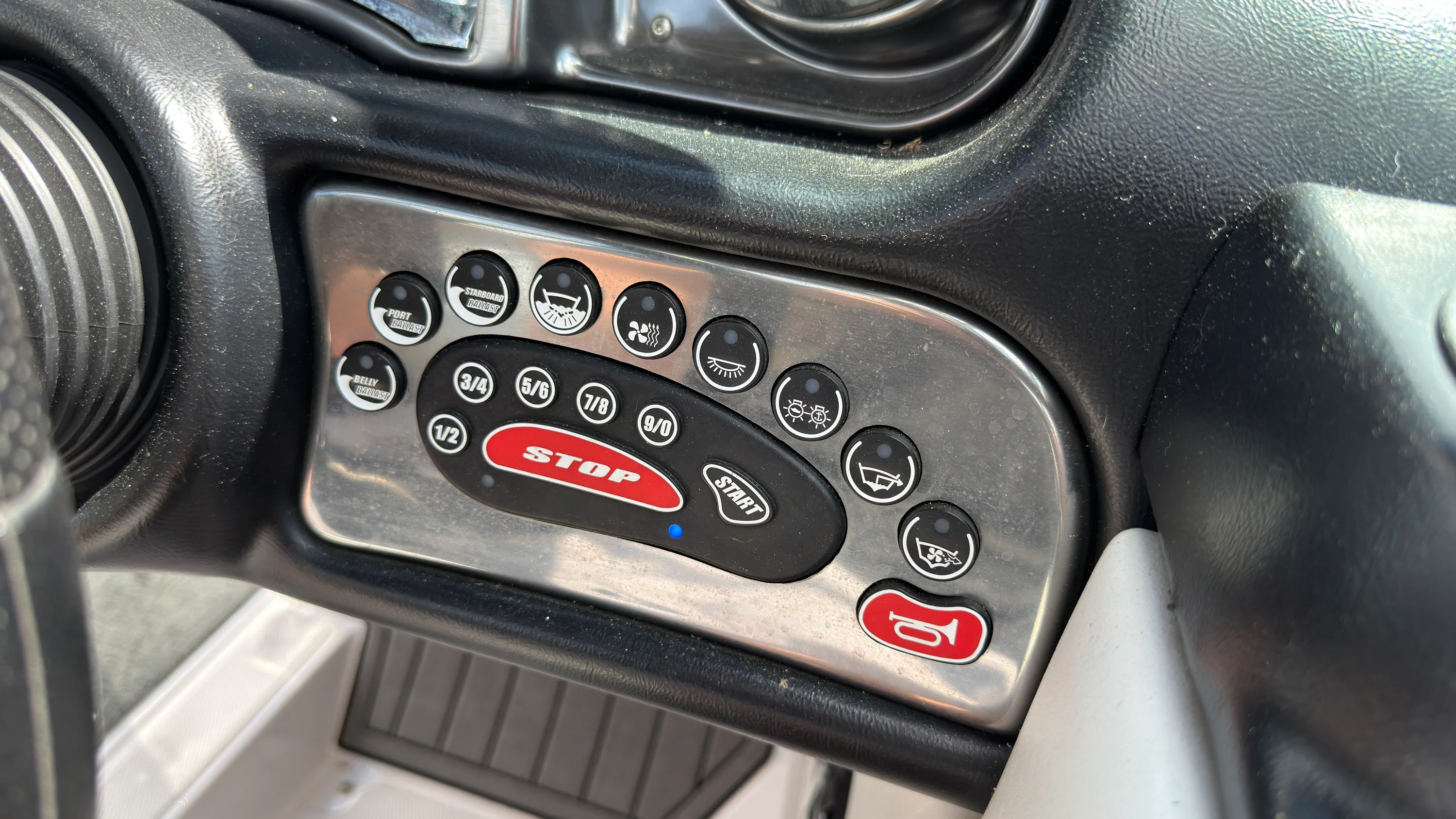 2011 Nautique 226 Image Thumbnail #34