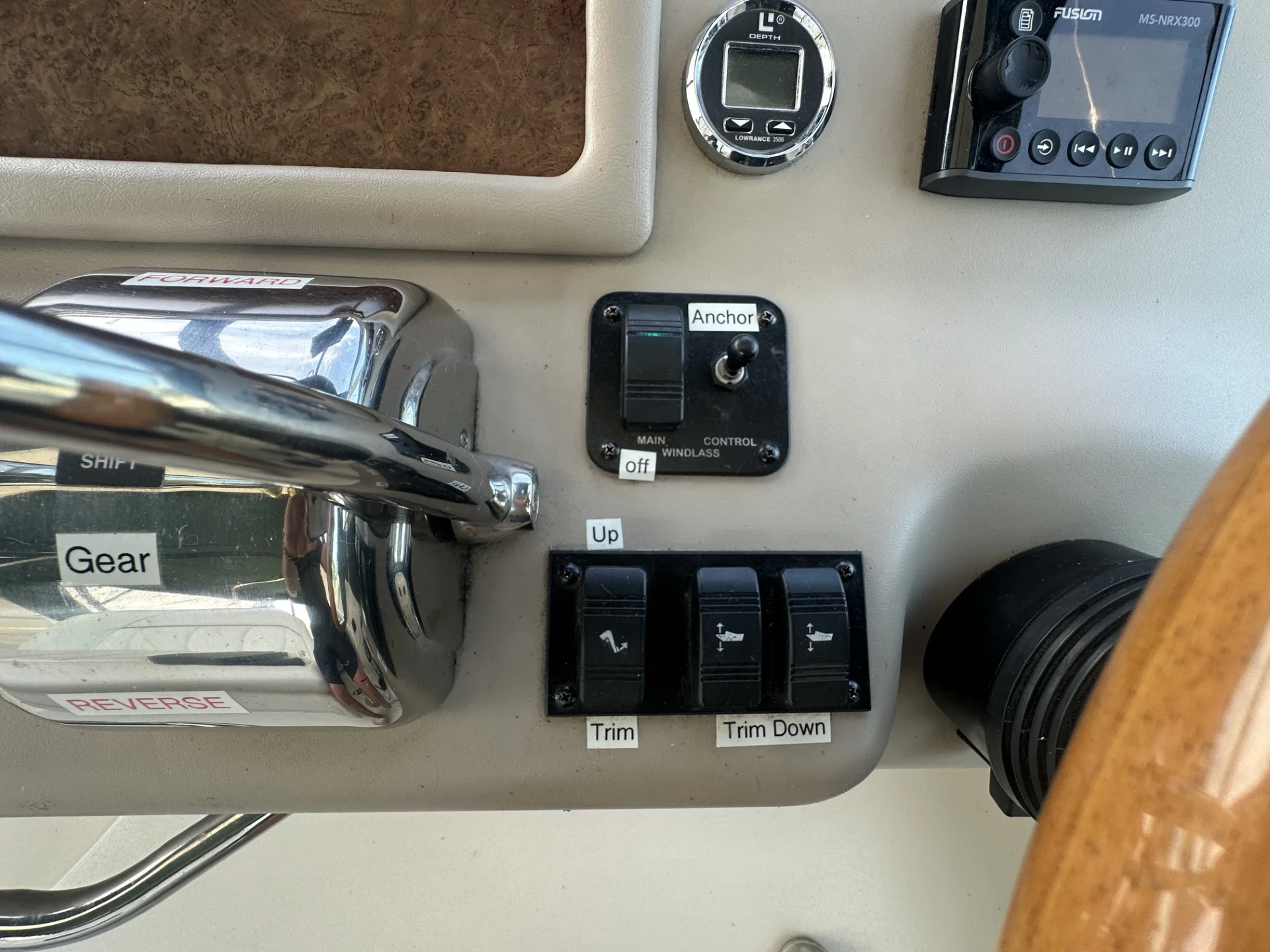 2002 Sea Ray 310 SUNDANCER Image Thumbnail #12