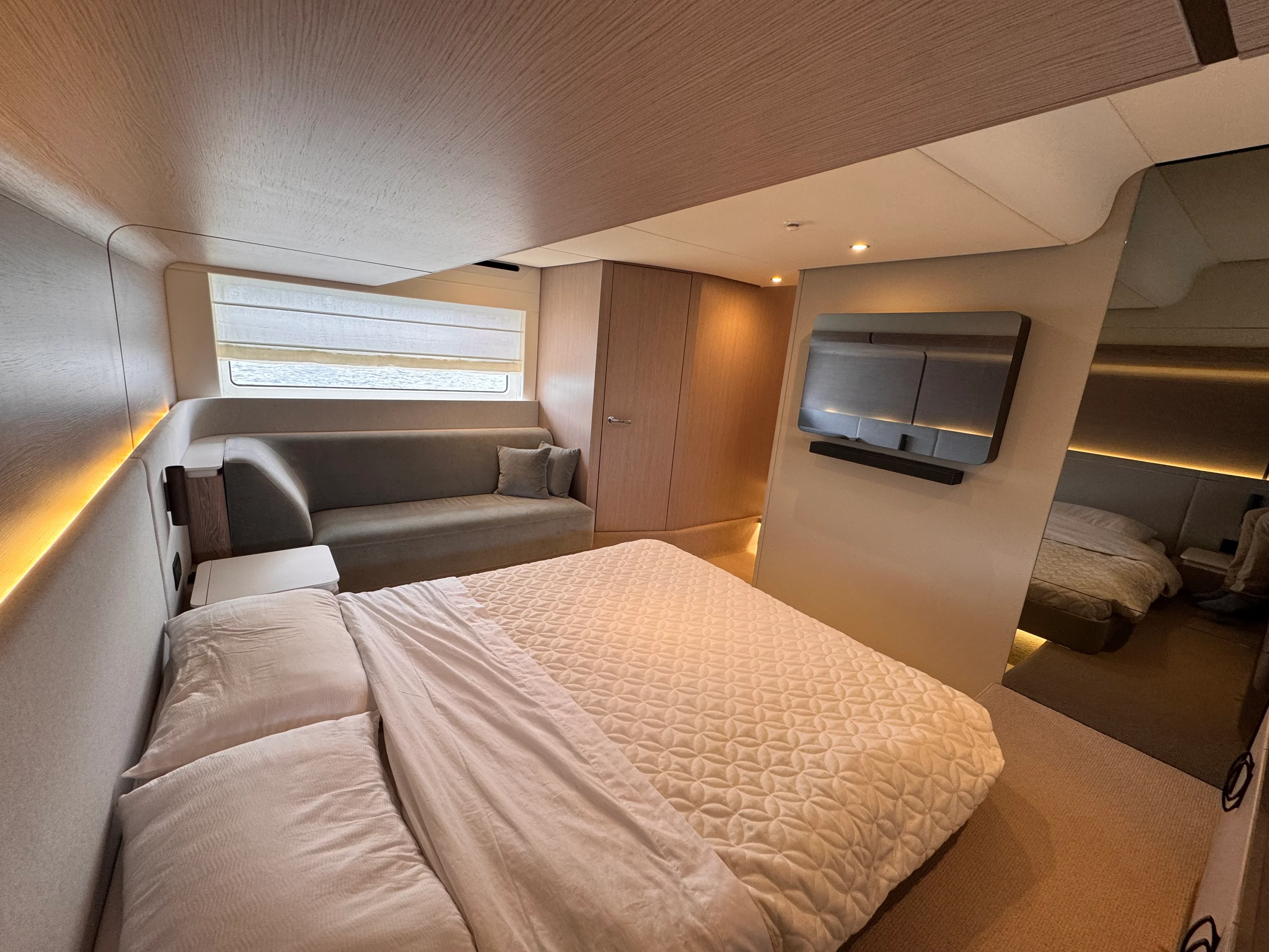 2025 Azimut 53 FLY Image Thumbnail #67