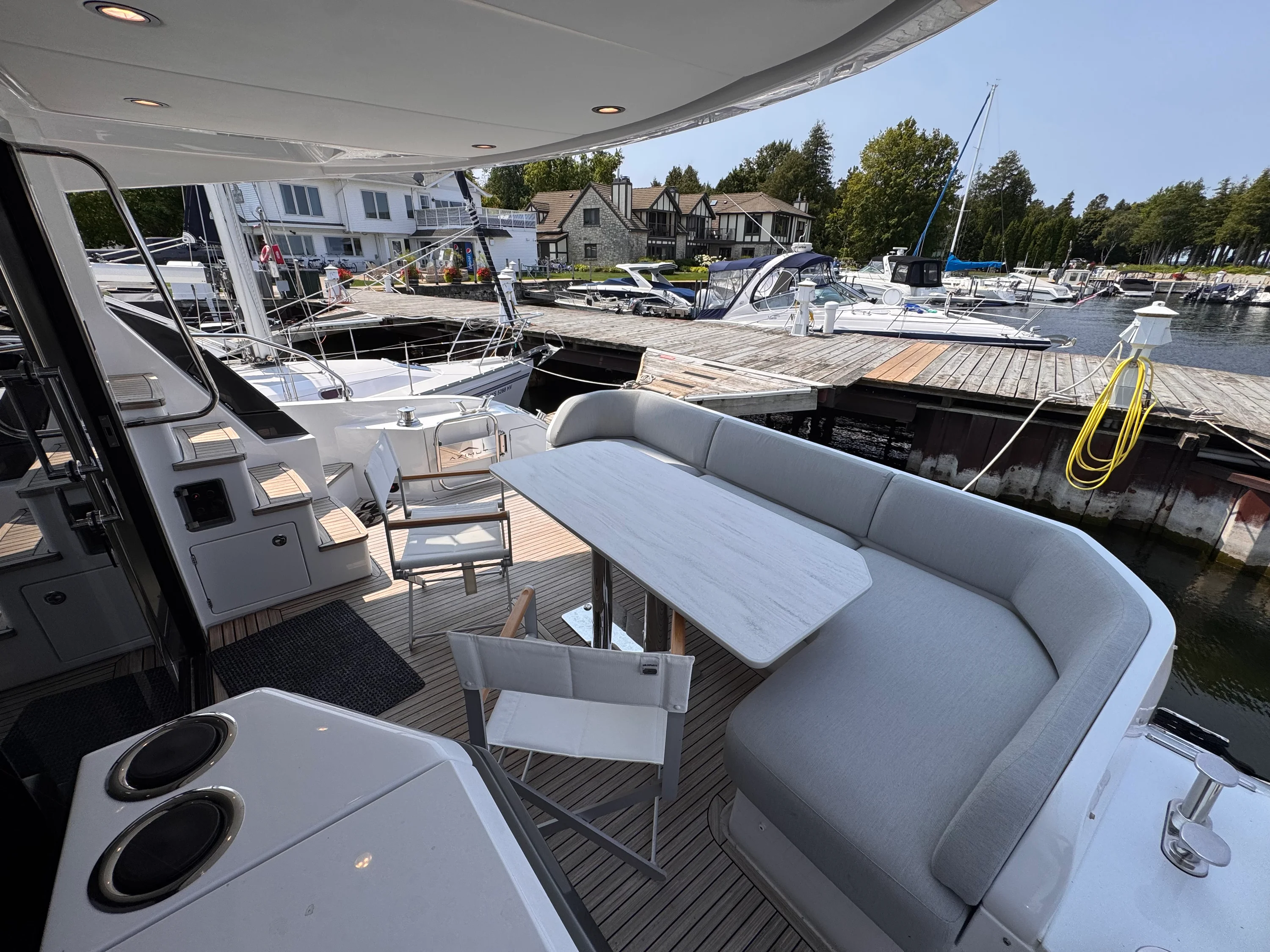 2025 Azimut 53 FLY Image Thumbnail #5