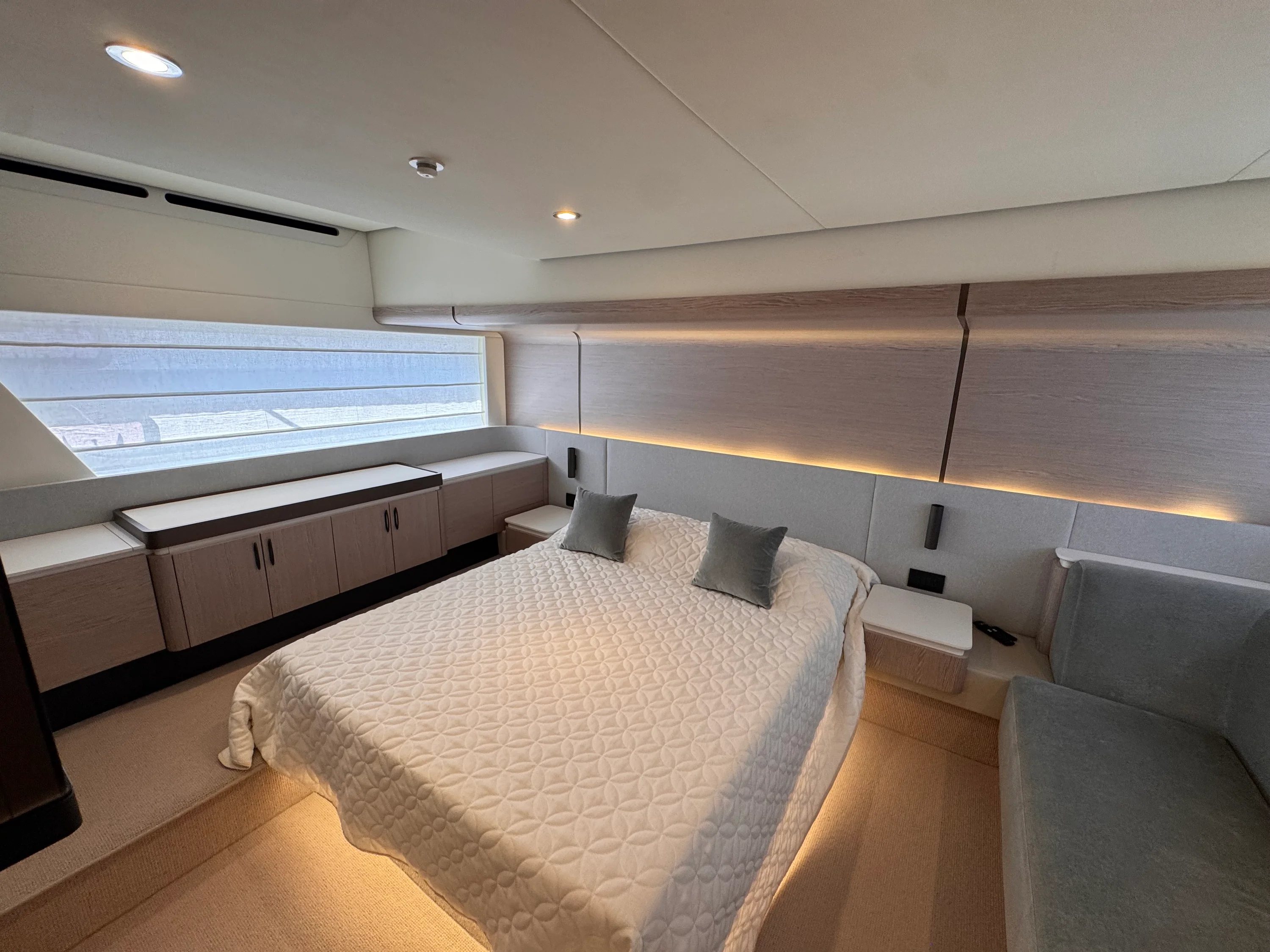 2025 Azimut 53 FLY Image Thumbnail #26
