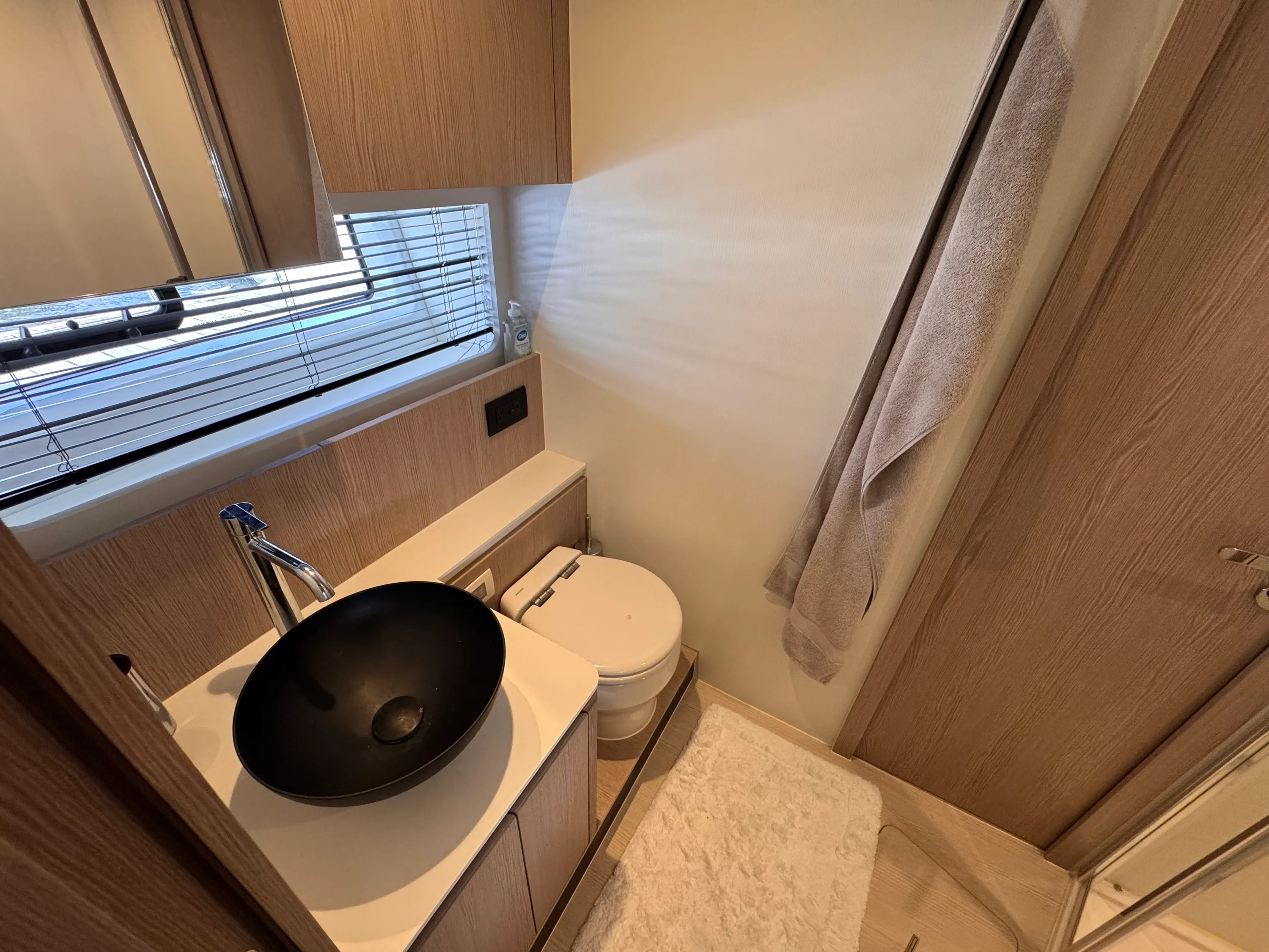 2025 Azimut 53 FLY Image Thumbnail #79
