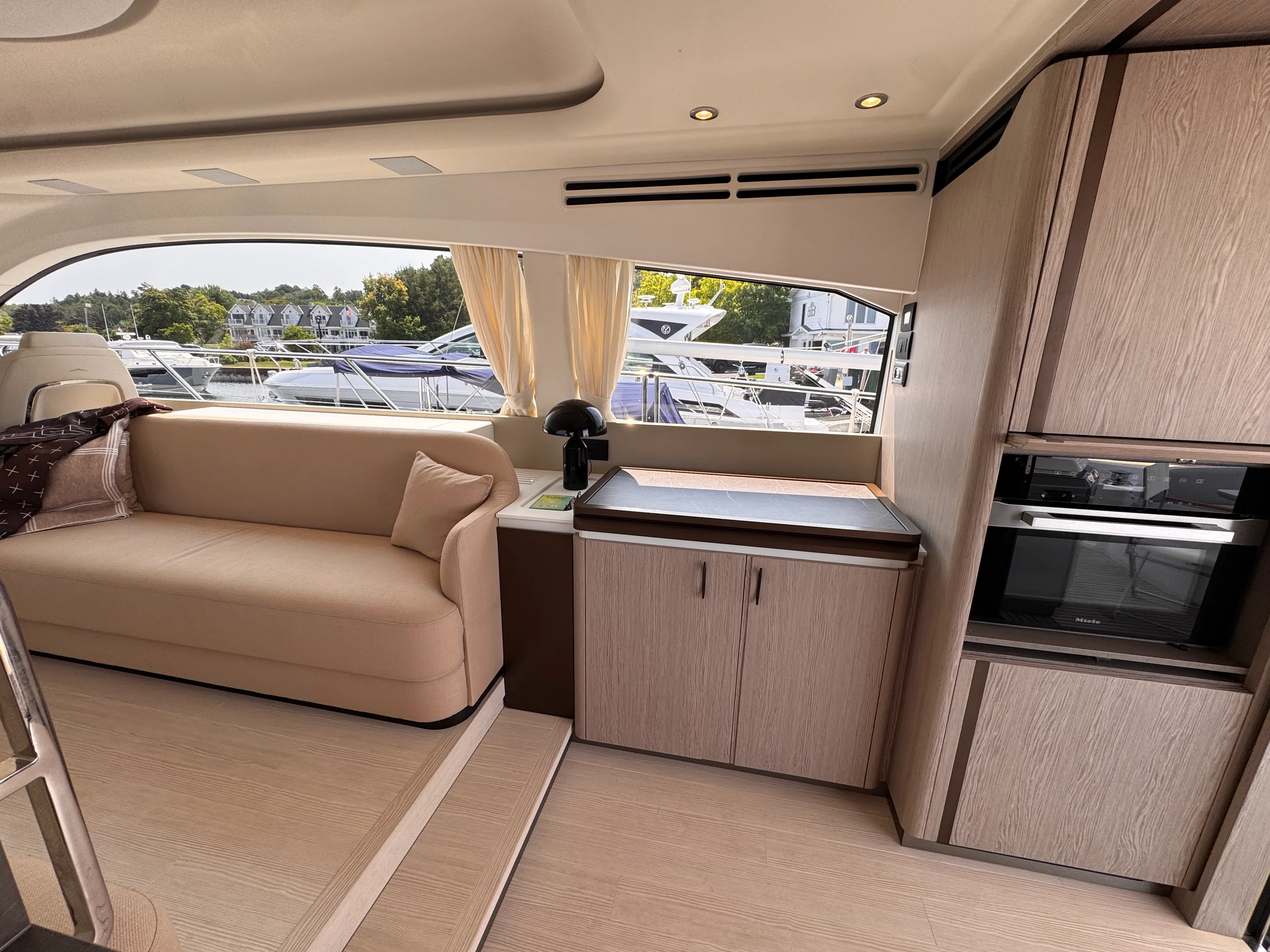 2025 Azimut 53 FLY Image Thumbnail #11